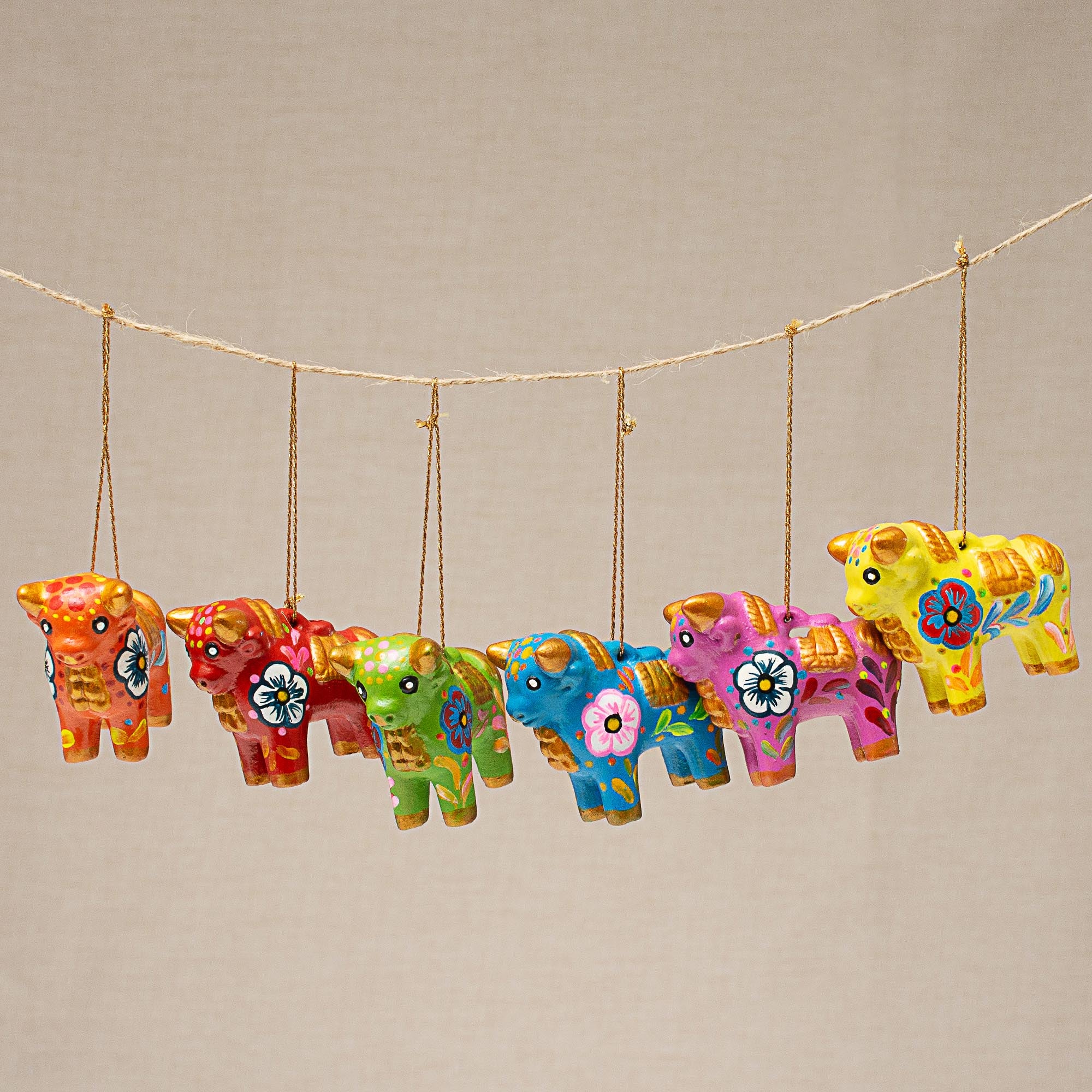 Premium Hand-Painted Torito de Pucara Ceramic Bull Ornaments - Set of 6, Artisan Crafted from Peru