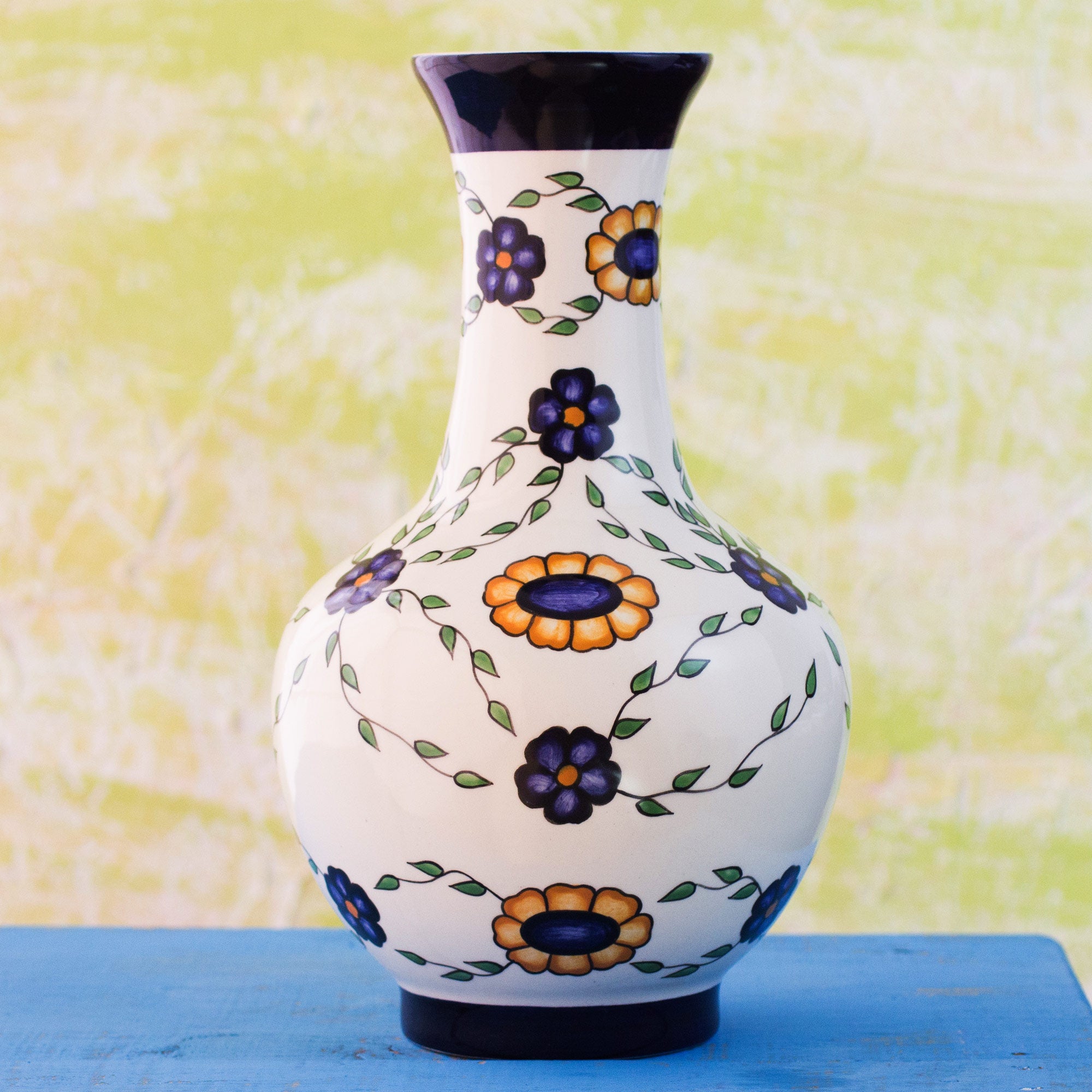 Premium Handcrafted Margarita Daisy Grace Ceramic Vase - Guatemalan Artistry