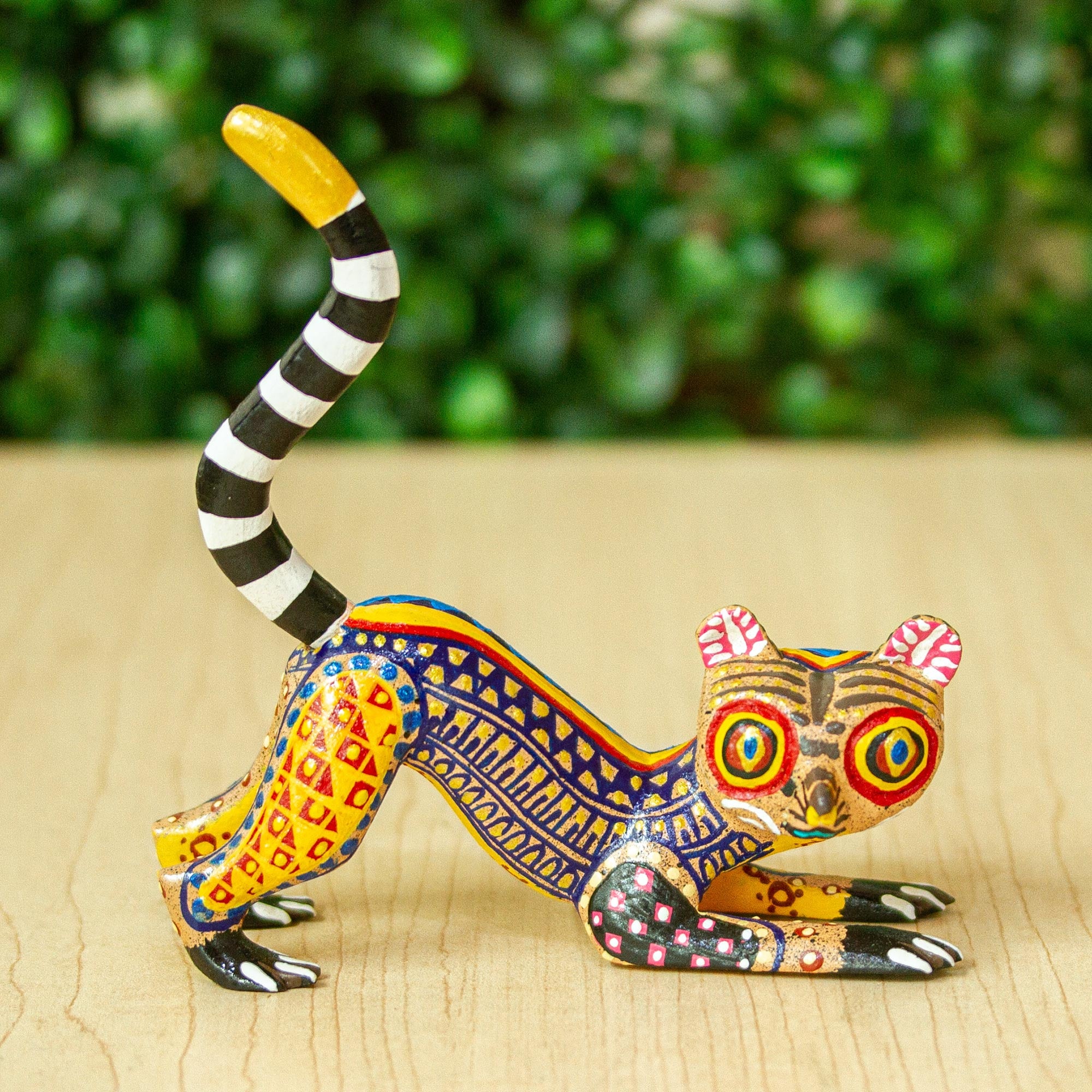 Premium Handcrafted Lemur Alebrije Art Sculpture – Vibrant Oaxacan Folk Art
