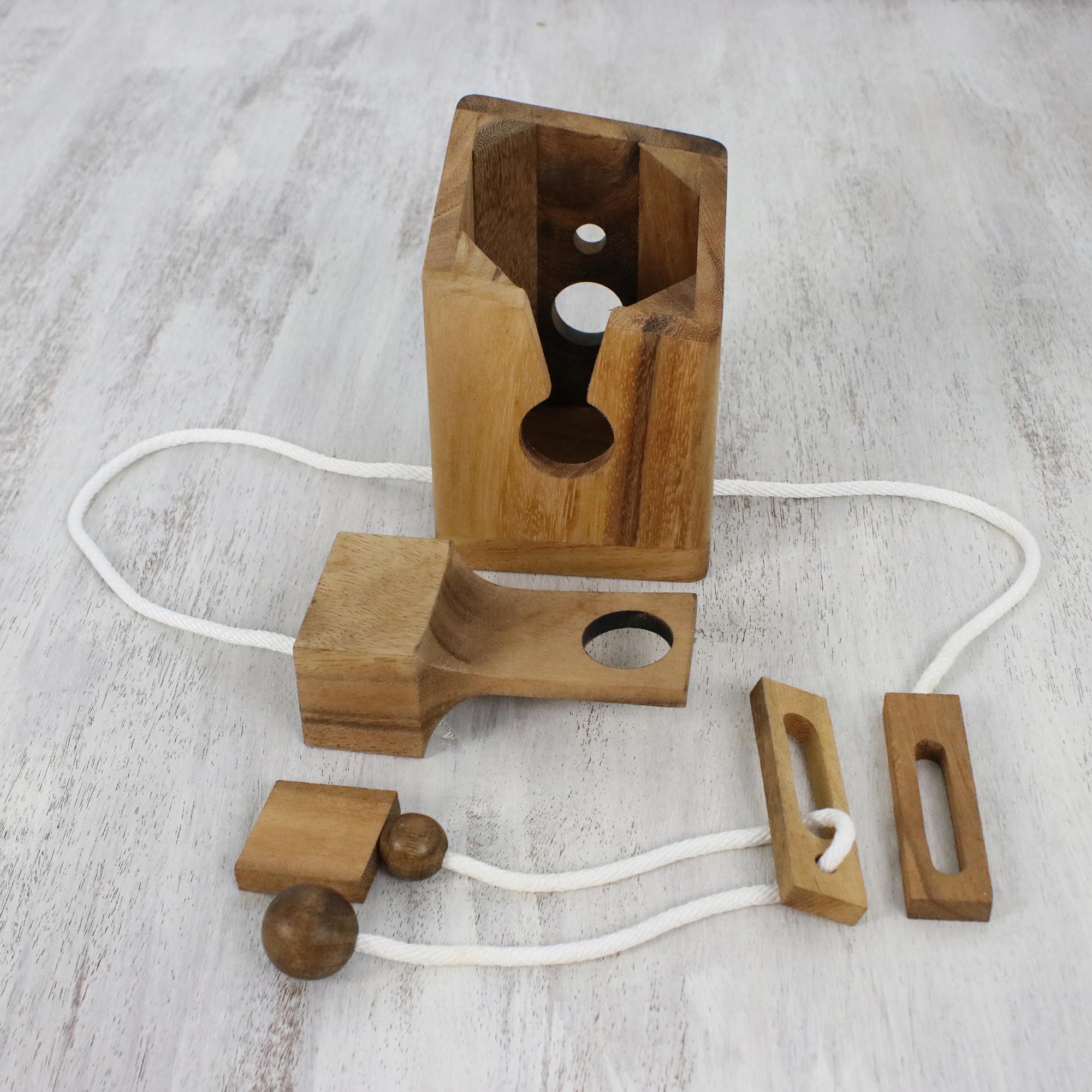 Premium Wooden Wine Bottle Holder & Puzzle - Ultimate Dinner Party Conversation Starter