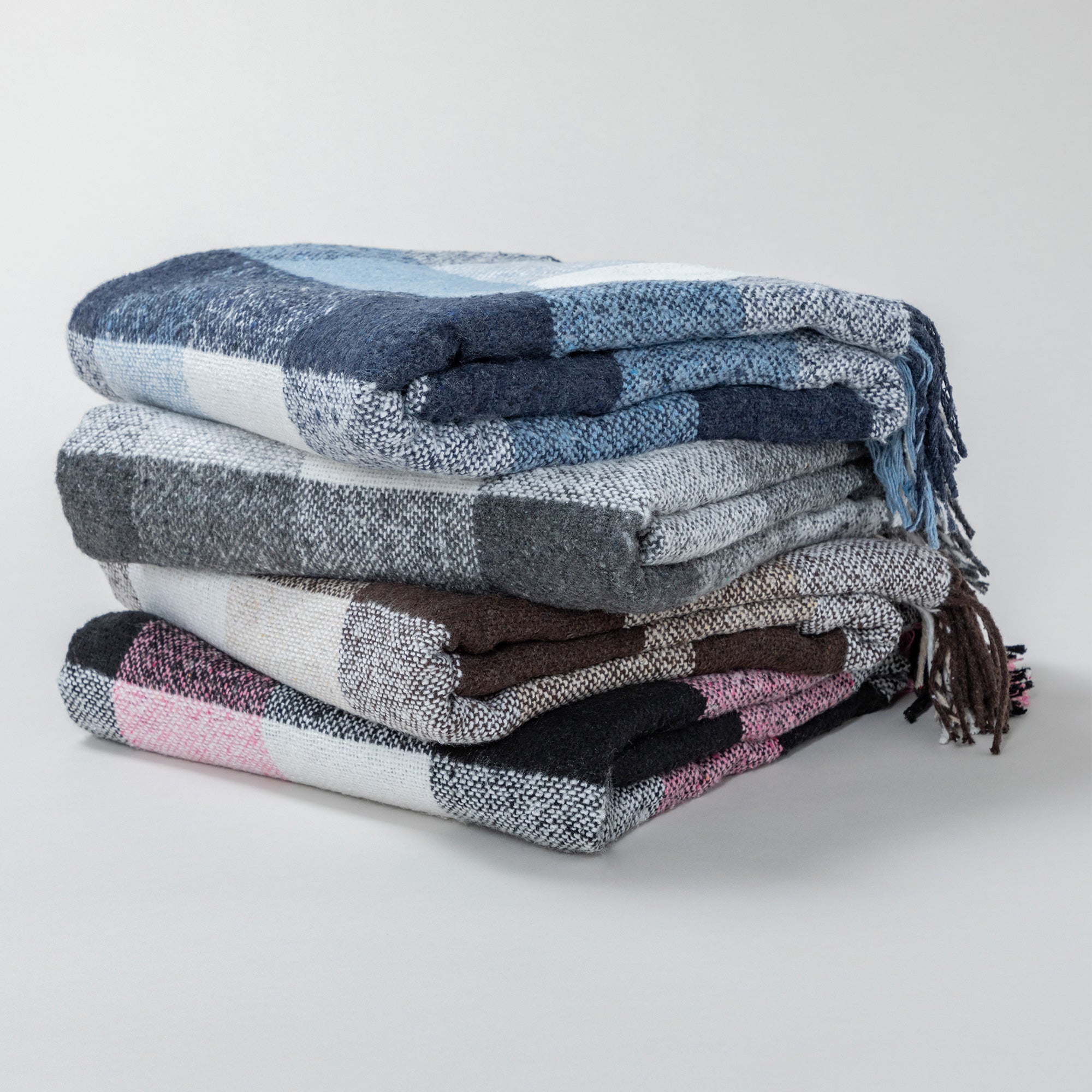 Premium Ukrainian Wool-Blend Fringed Throw Blanket - Ultimate Comfort & Warmth