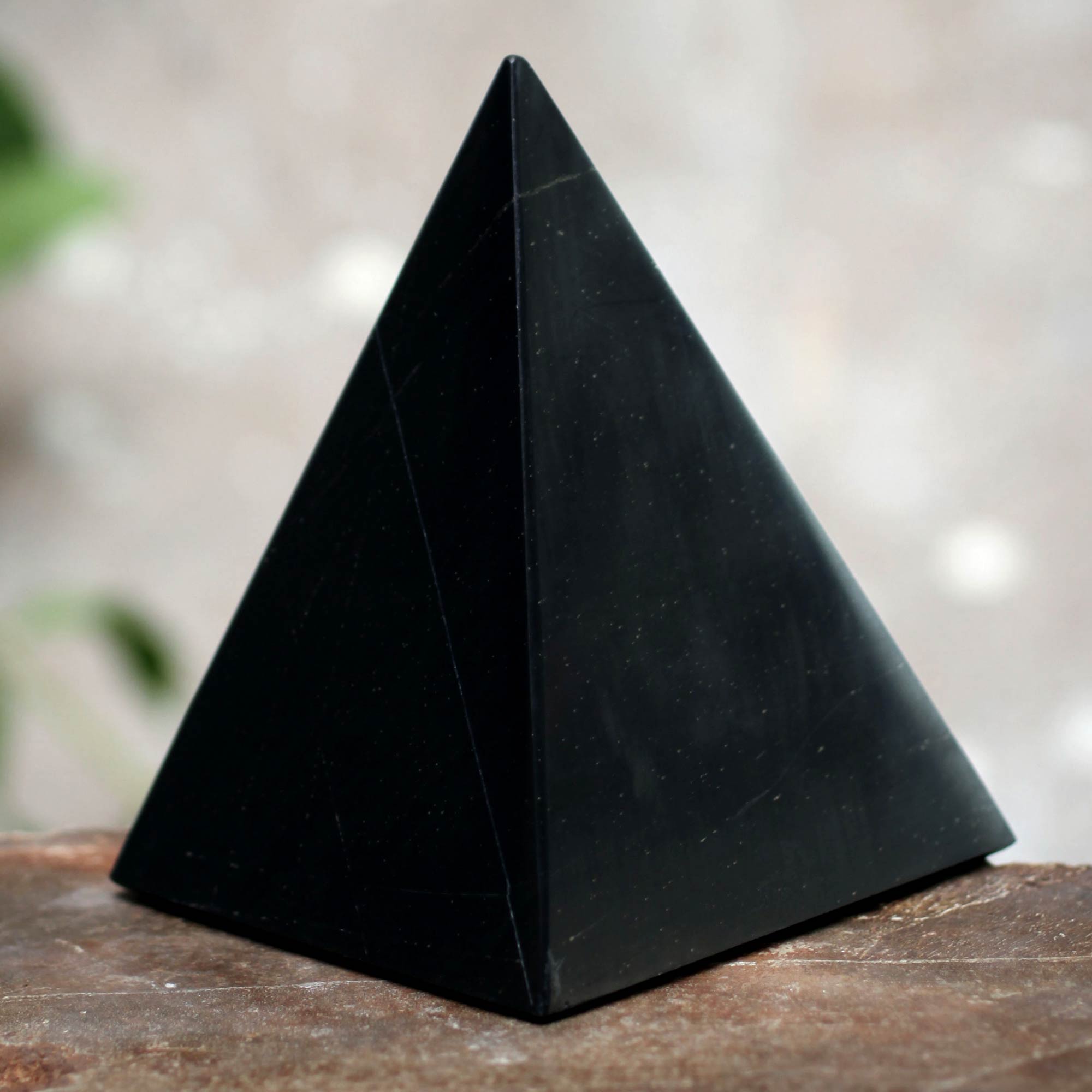Premium Onyx Pyramid Sculpture - Handcrafted Black Night of Peace (Large)