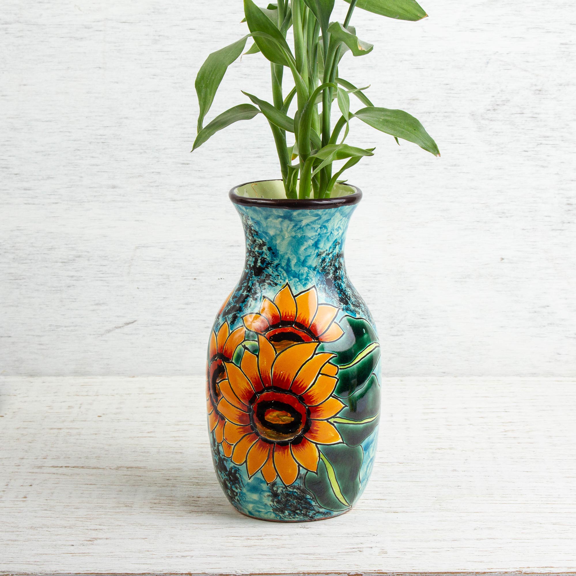 Premium Handcrafted Sunflower Vase – Unique Majolica Artistry