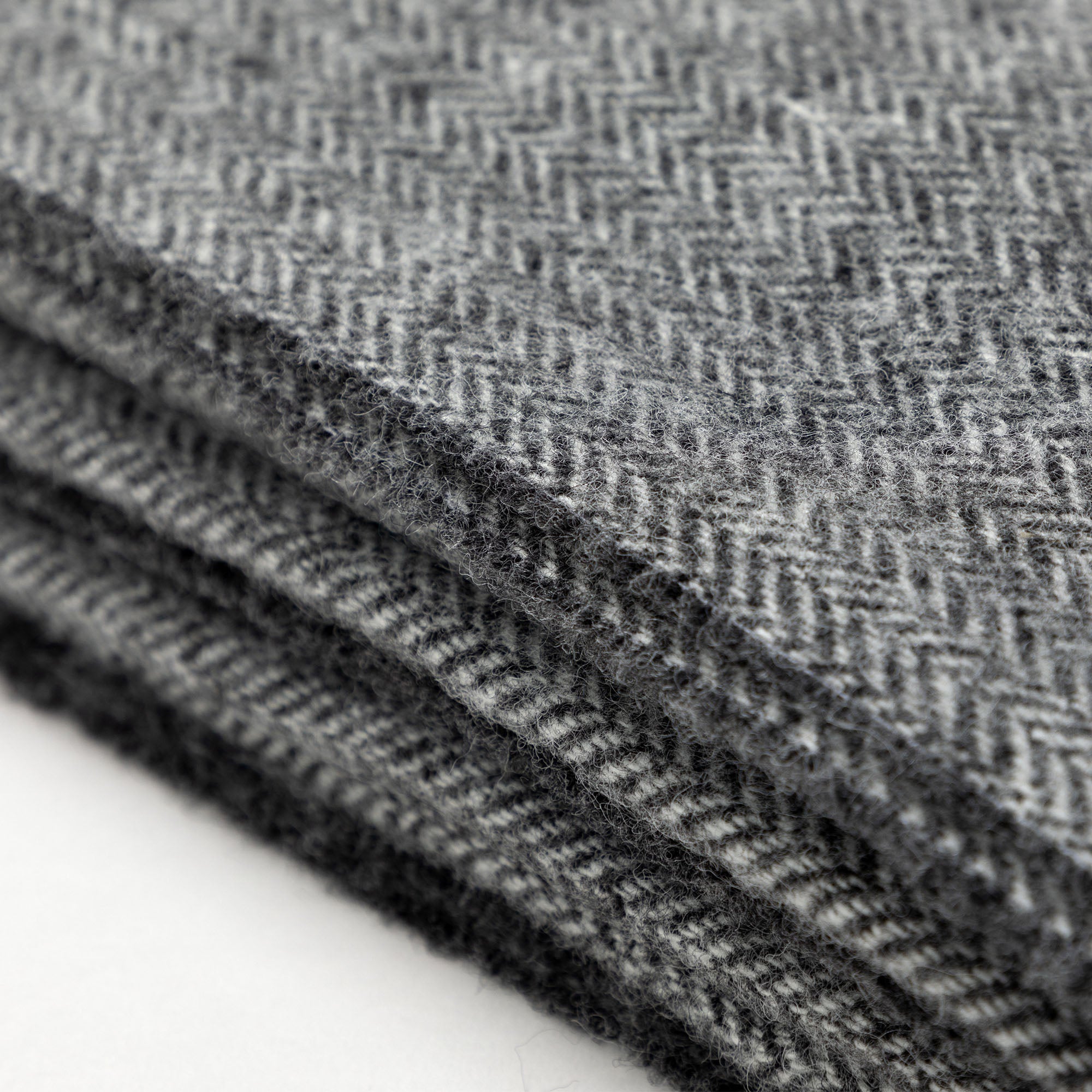 Premium Ukrainian 100% Merino Wool Throw Blanket - Ultimate Comfort & Sustainability