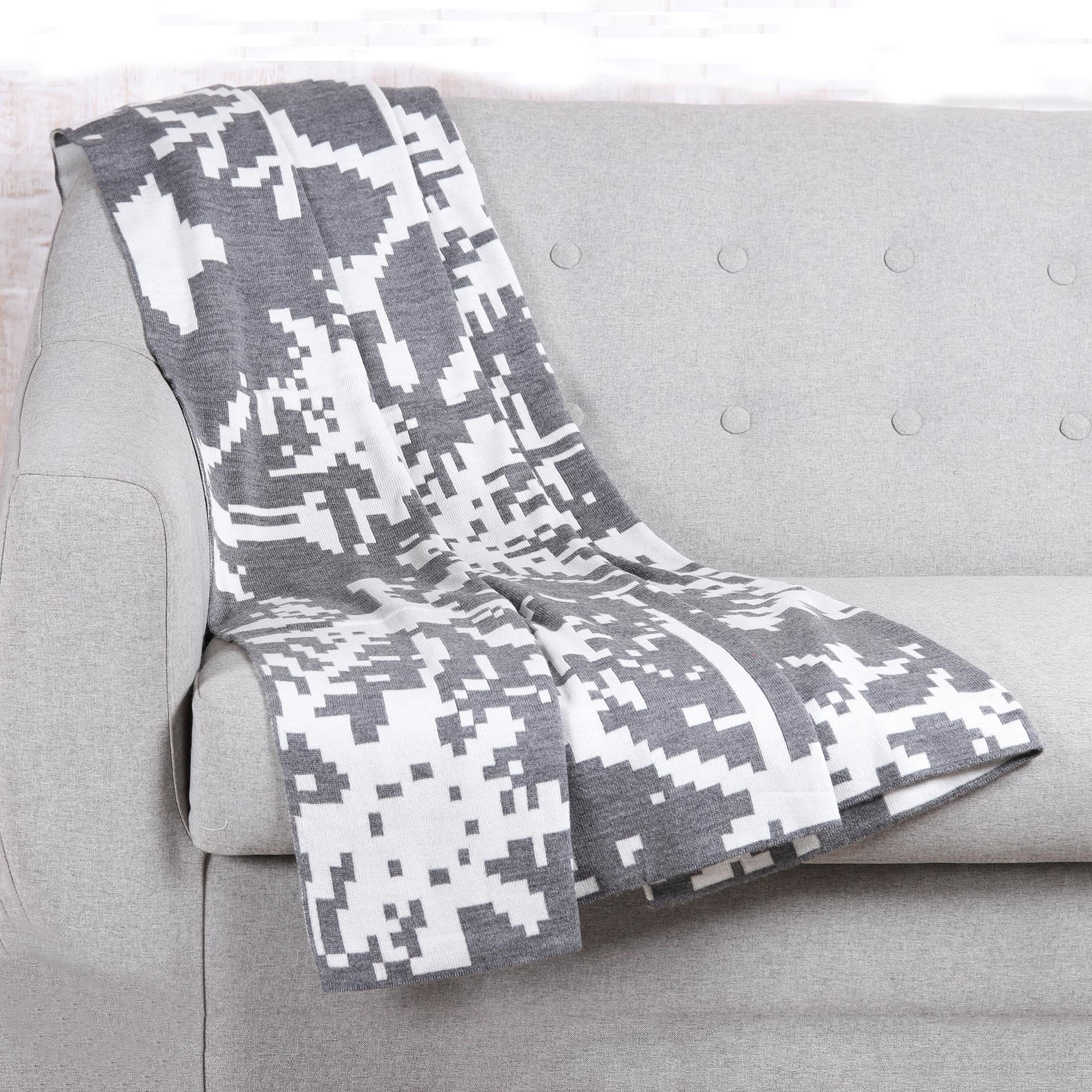 Premium Christmas Fantasy Knit Throw - Slate & Snow White Reversible Design