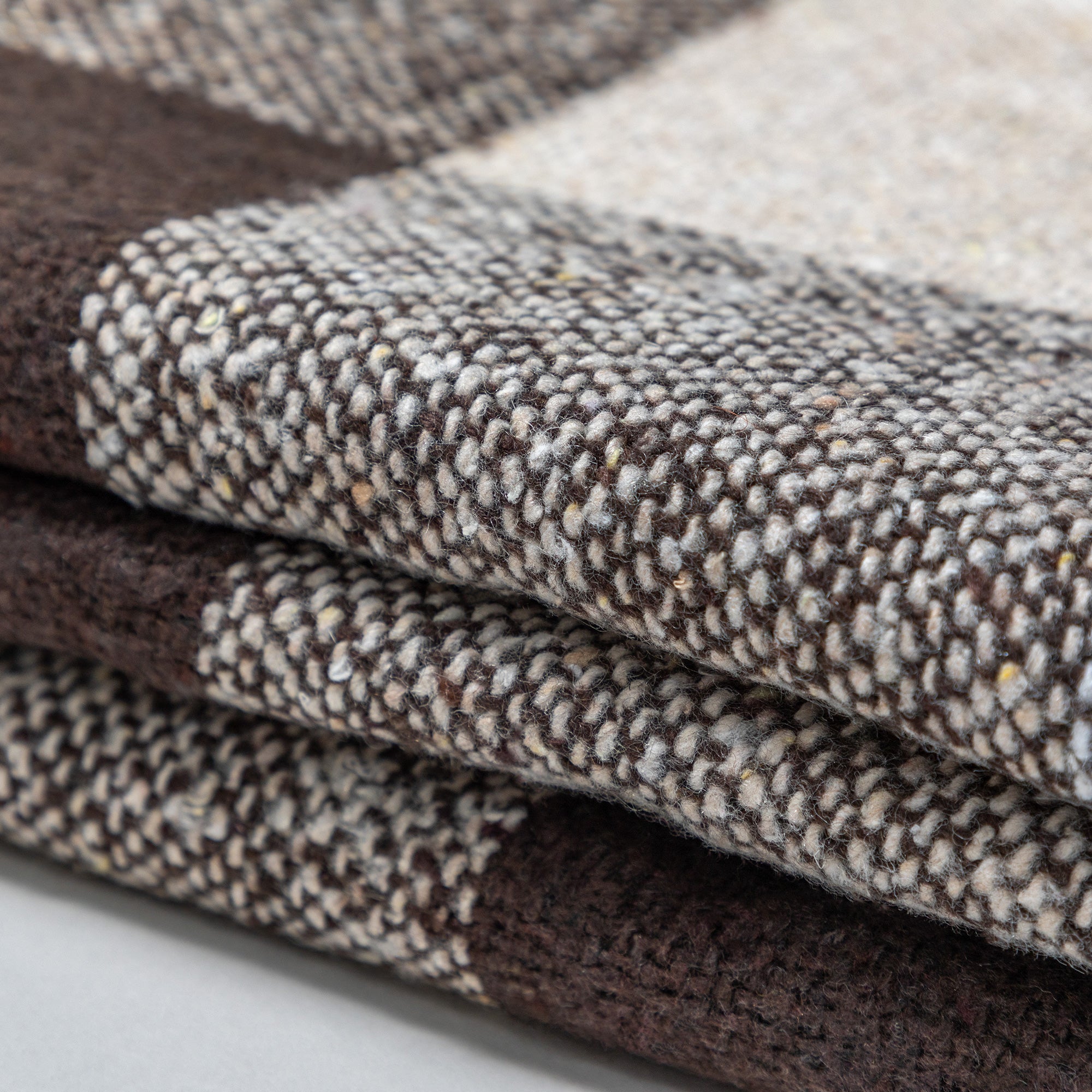 Premium Ukrainian Wool-Blend Fringed Throw Blanket - Ultimate Comfort & Warmth