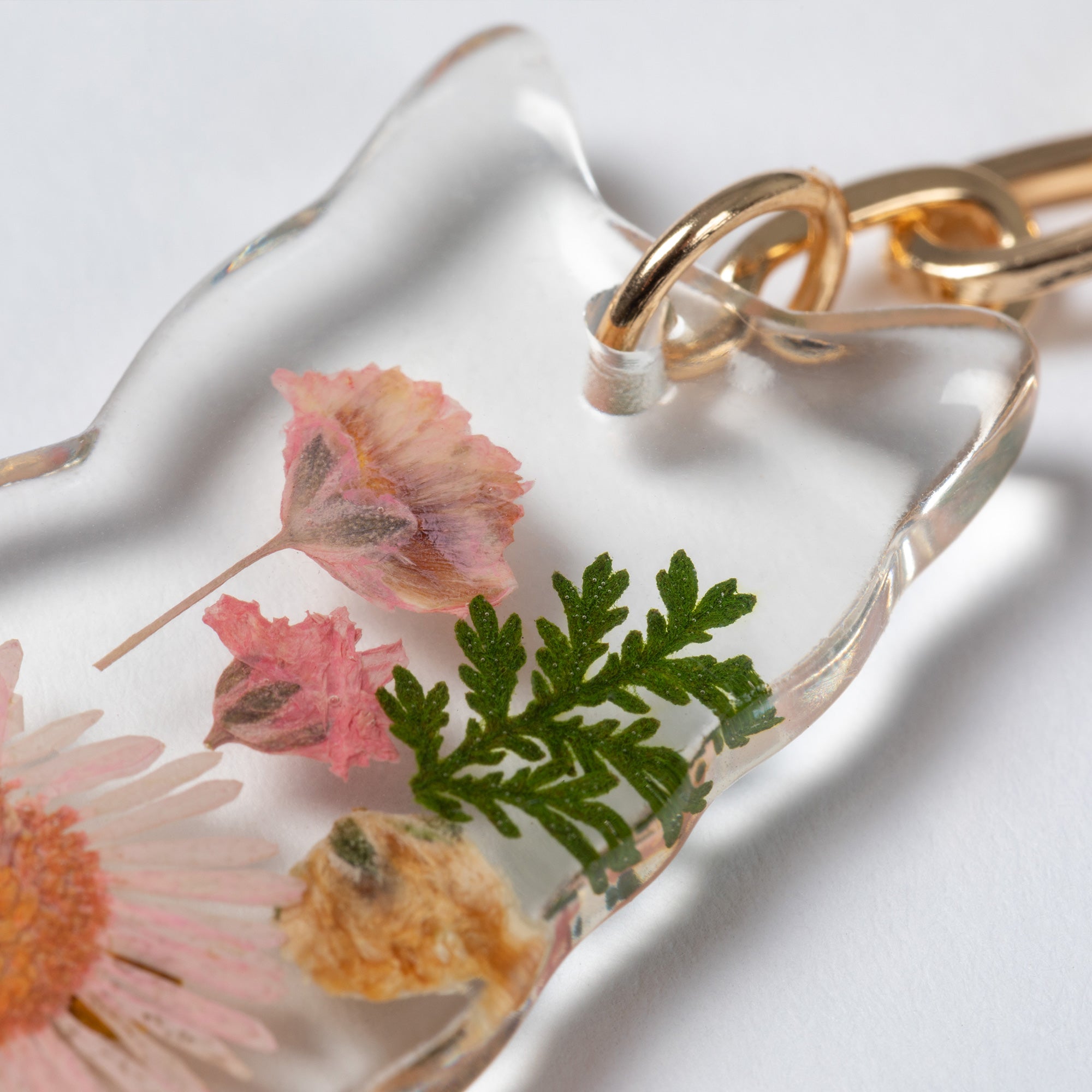 Premium Real Flowers Pet Keychain - Glamorous & Unique