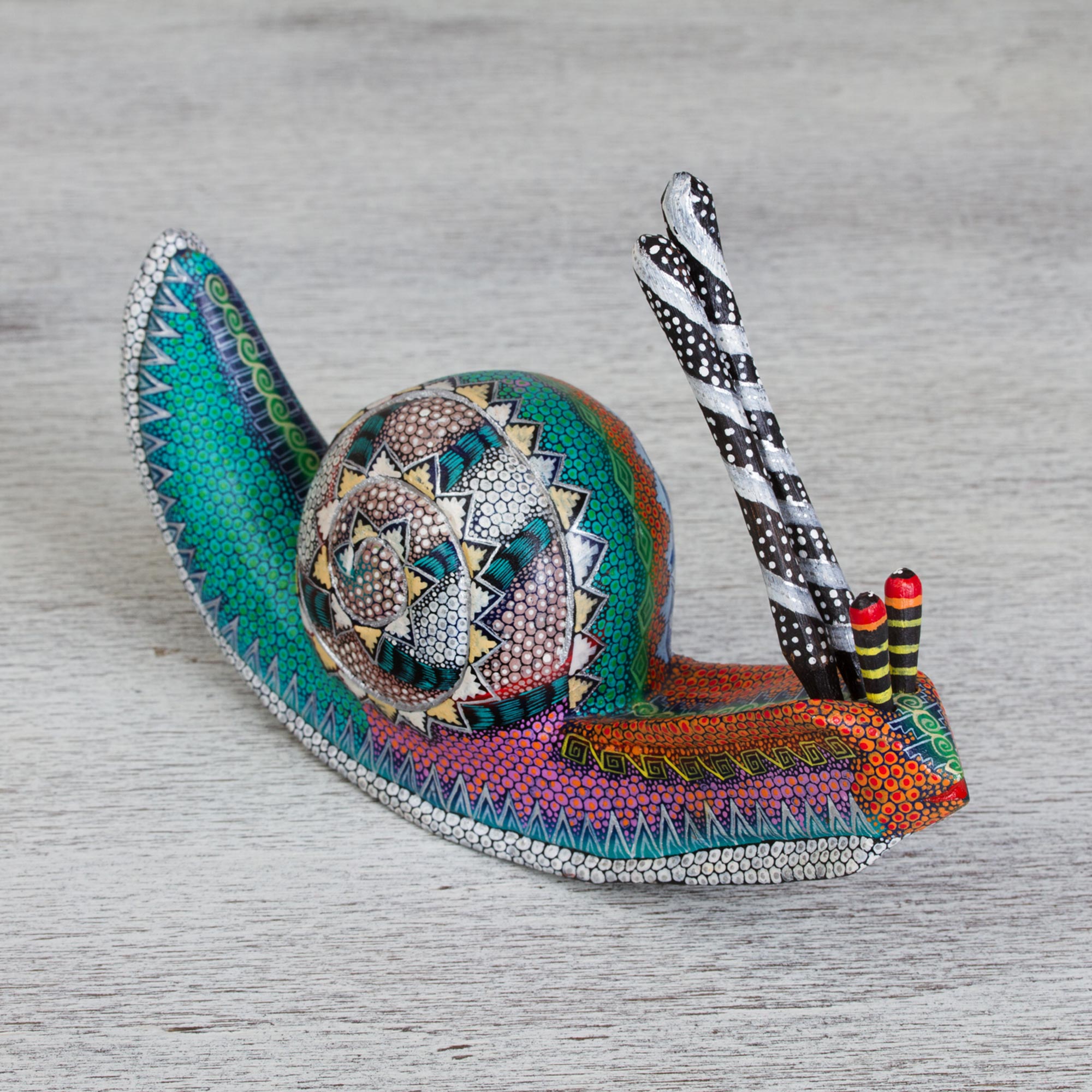 Premium Hand-Painted Snail Alebrije: Vibrant Mexican Wood Sculpture