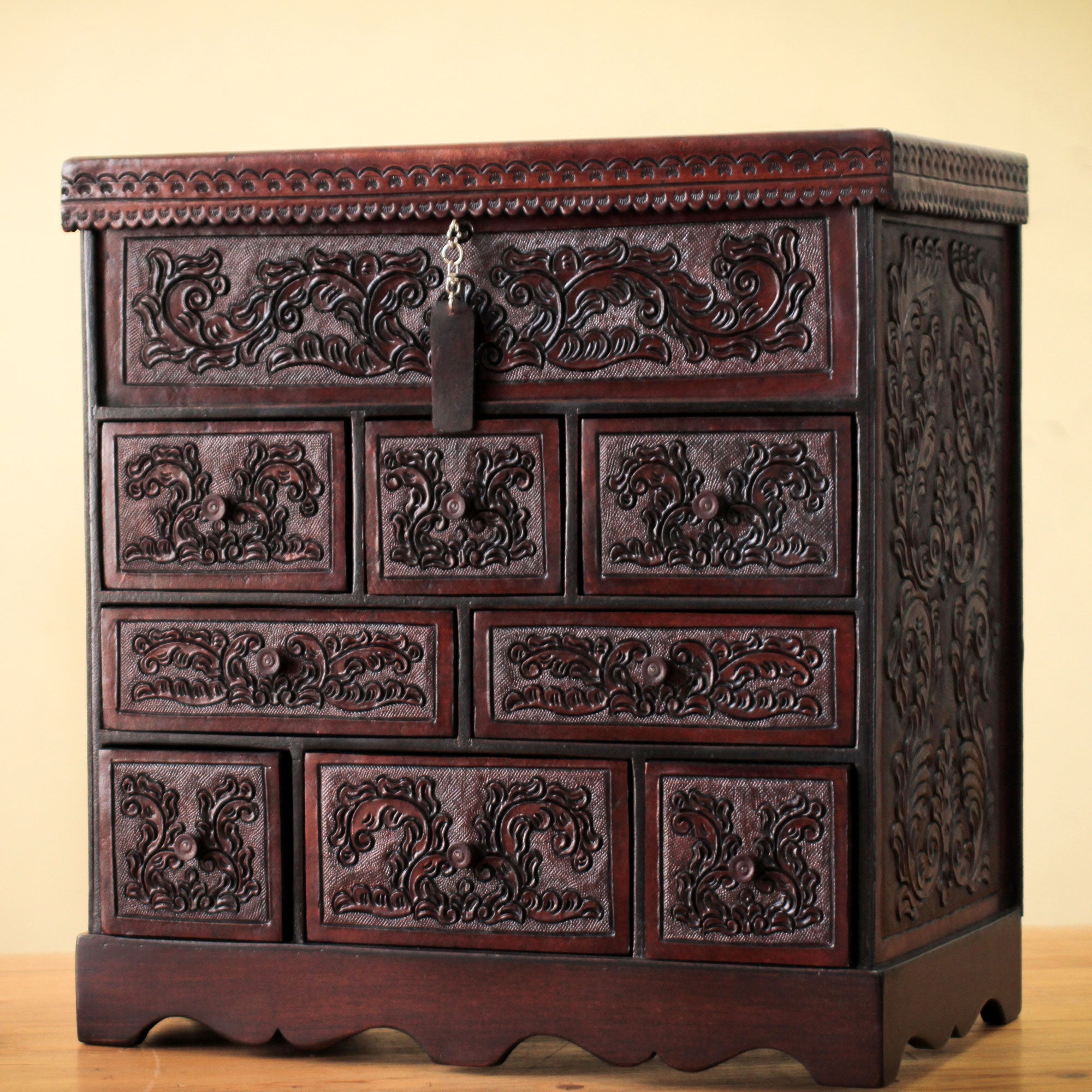 Premium Handcrafted Leather Jewelry Box with Mirror – Travel Chest Inspired by Peru