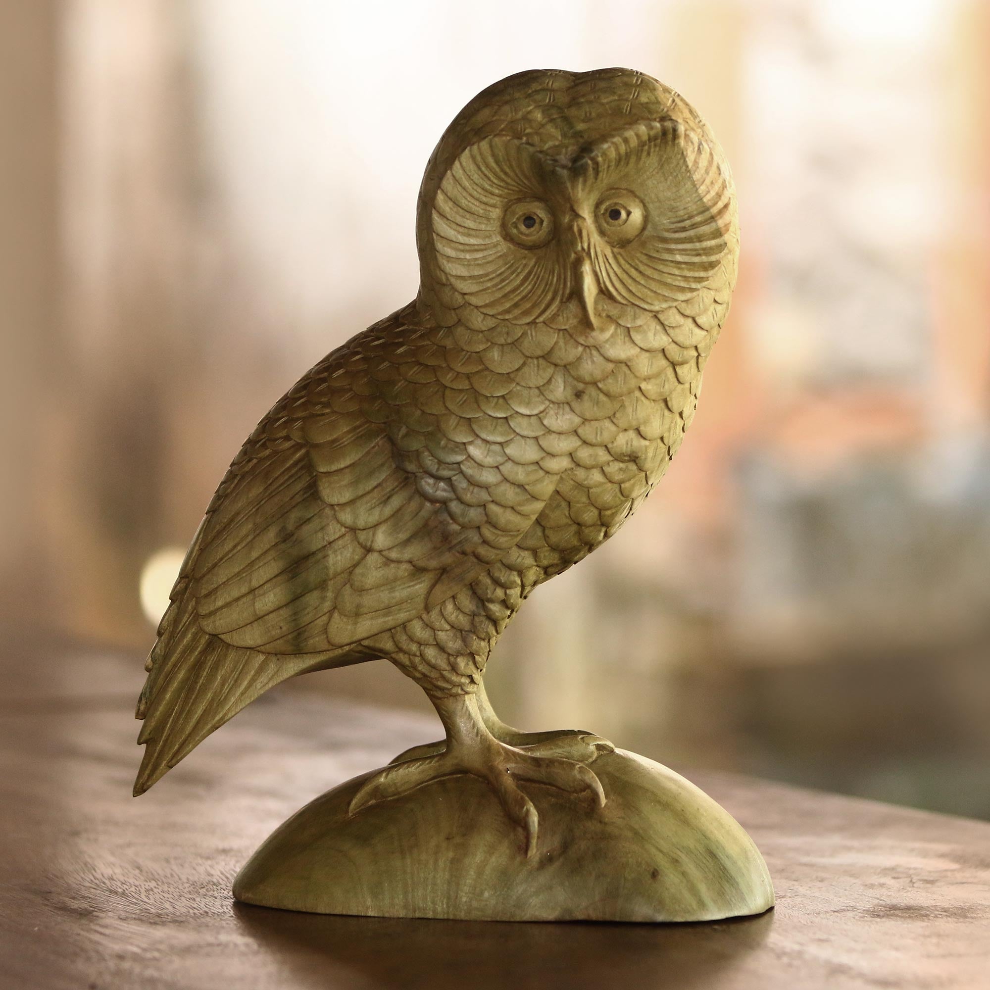 Premium Hand-Carved Hibiscus Wood Owl Sculpture – Intelligent Design from Bali