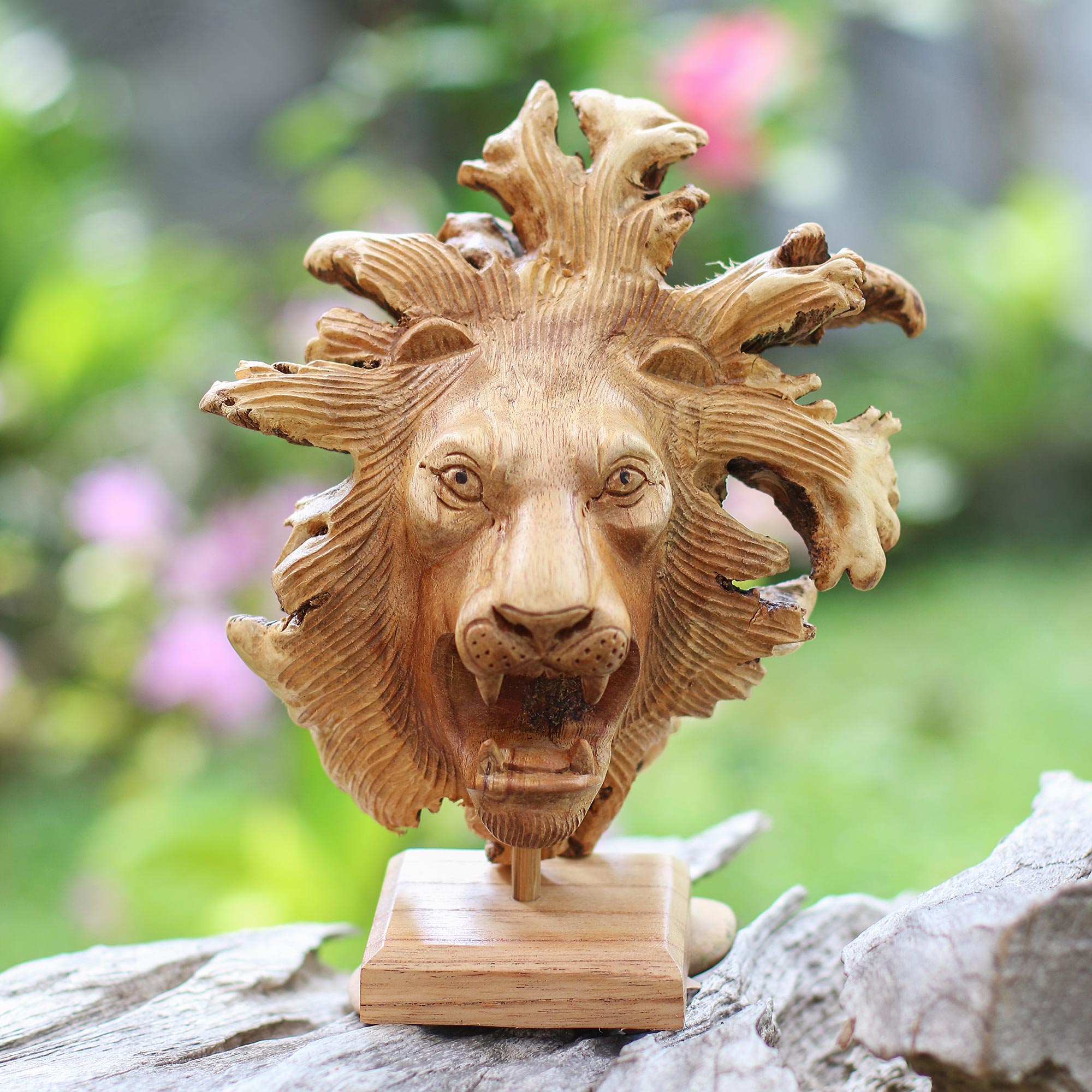 Premium Benalu Wood Lion Sculpture - Handcrafted Artisan Masterpiece