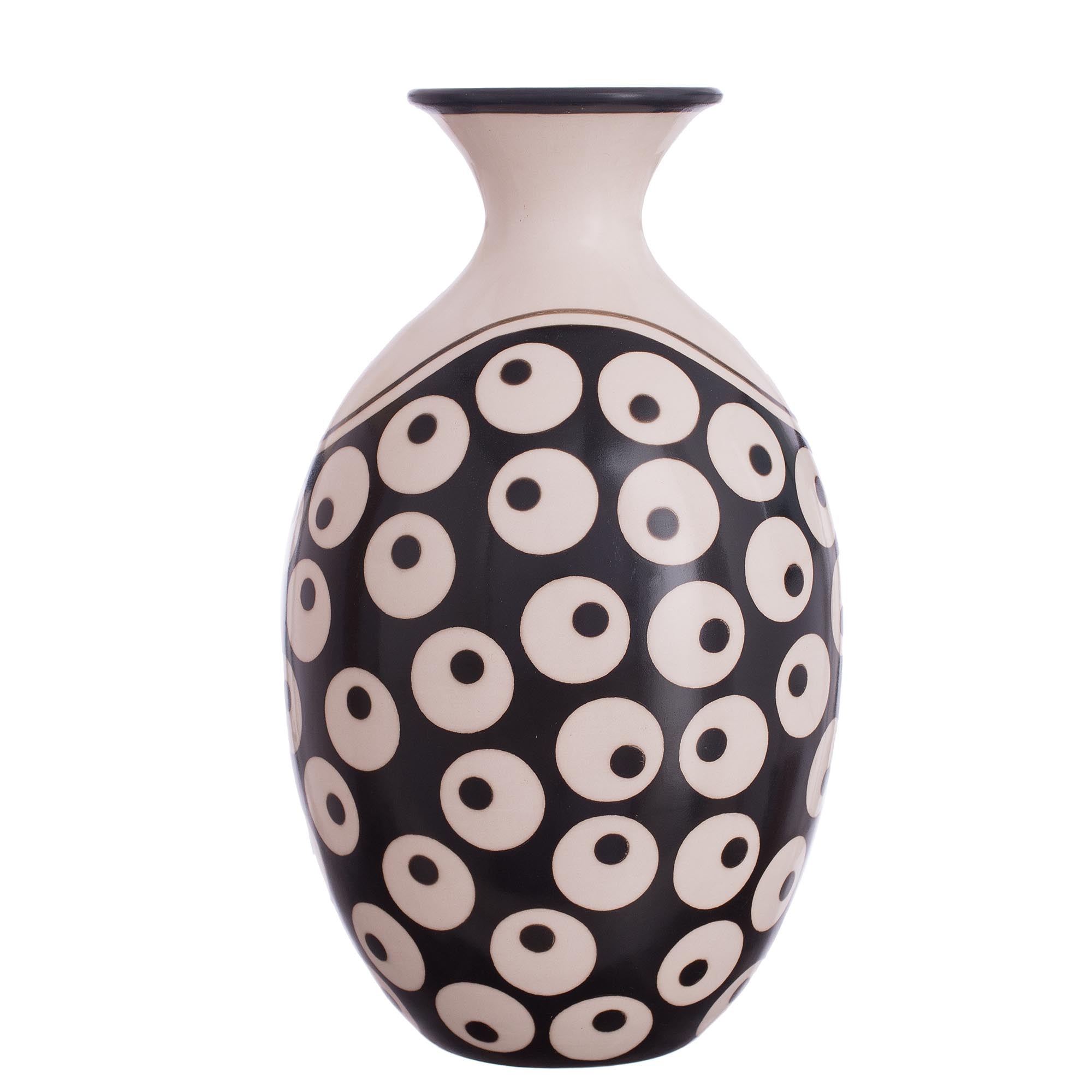 Premium Chulucanas Ceramic Vase – Handcrafted Circle Motif Design from Peru
