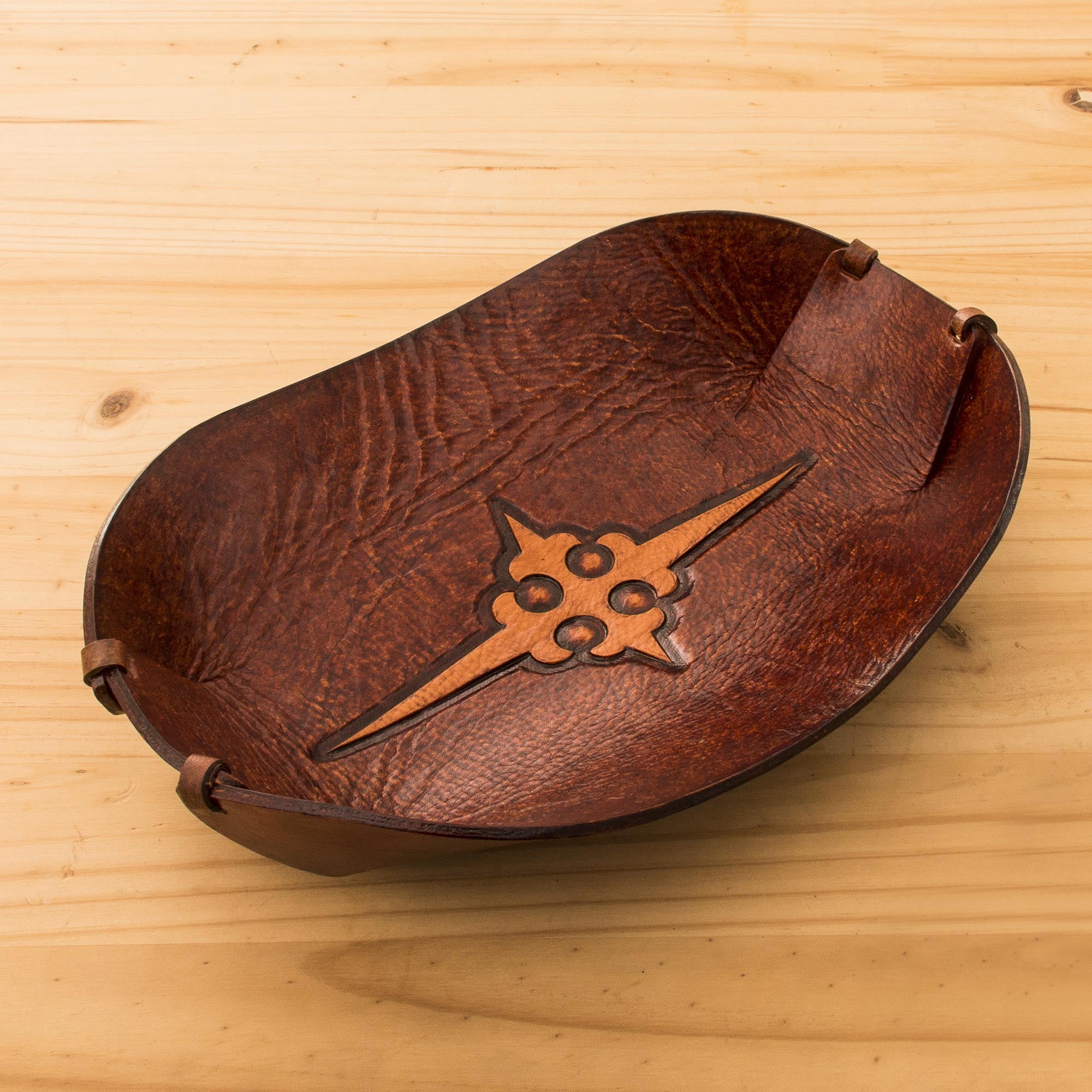 Premium Gothic Leather Catchall – Handcrafted Elegance from Peru