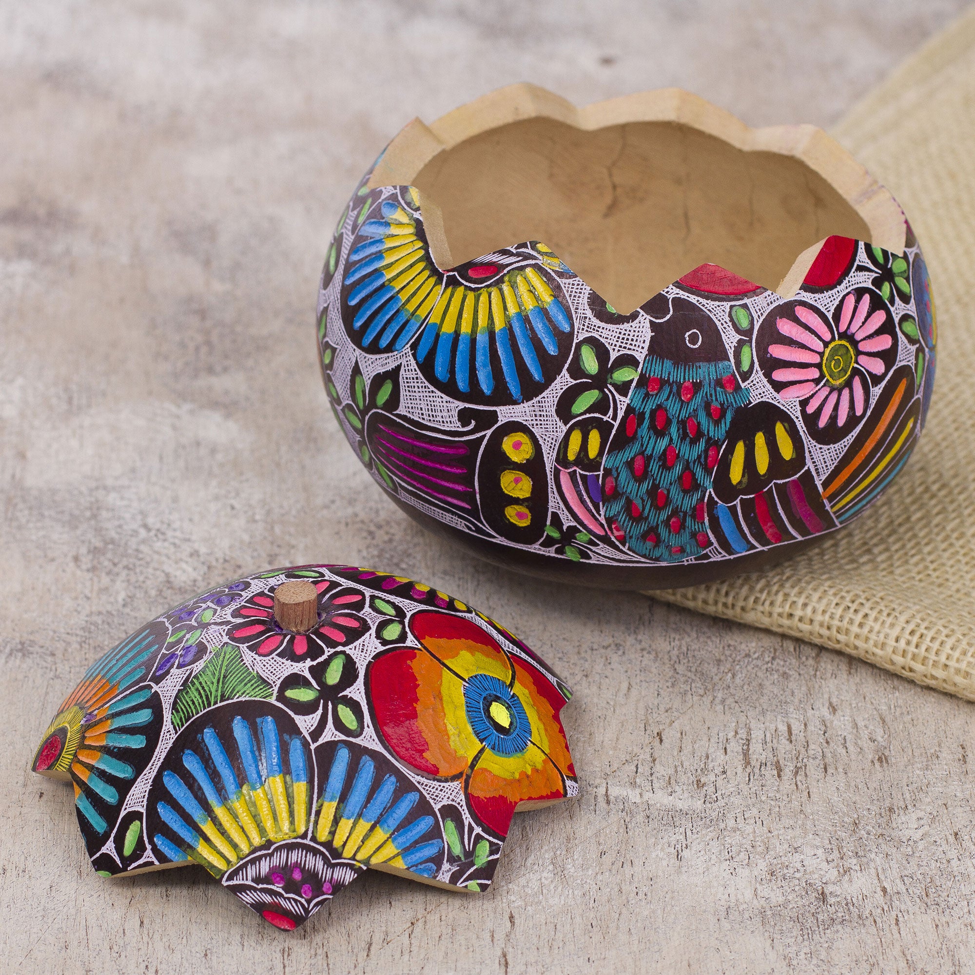 Premium Hand-Carved Andean Garden Gourd Box - Vibrant Birds & Flowers Design