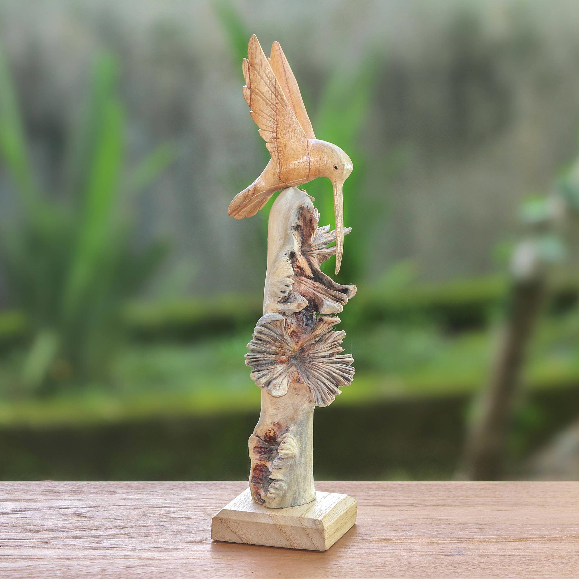 Premium Hand-Carved Hummingbird Sculpture – Unique Jempinis Wood Art