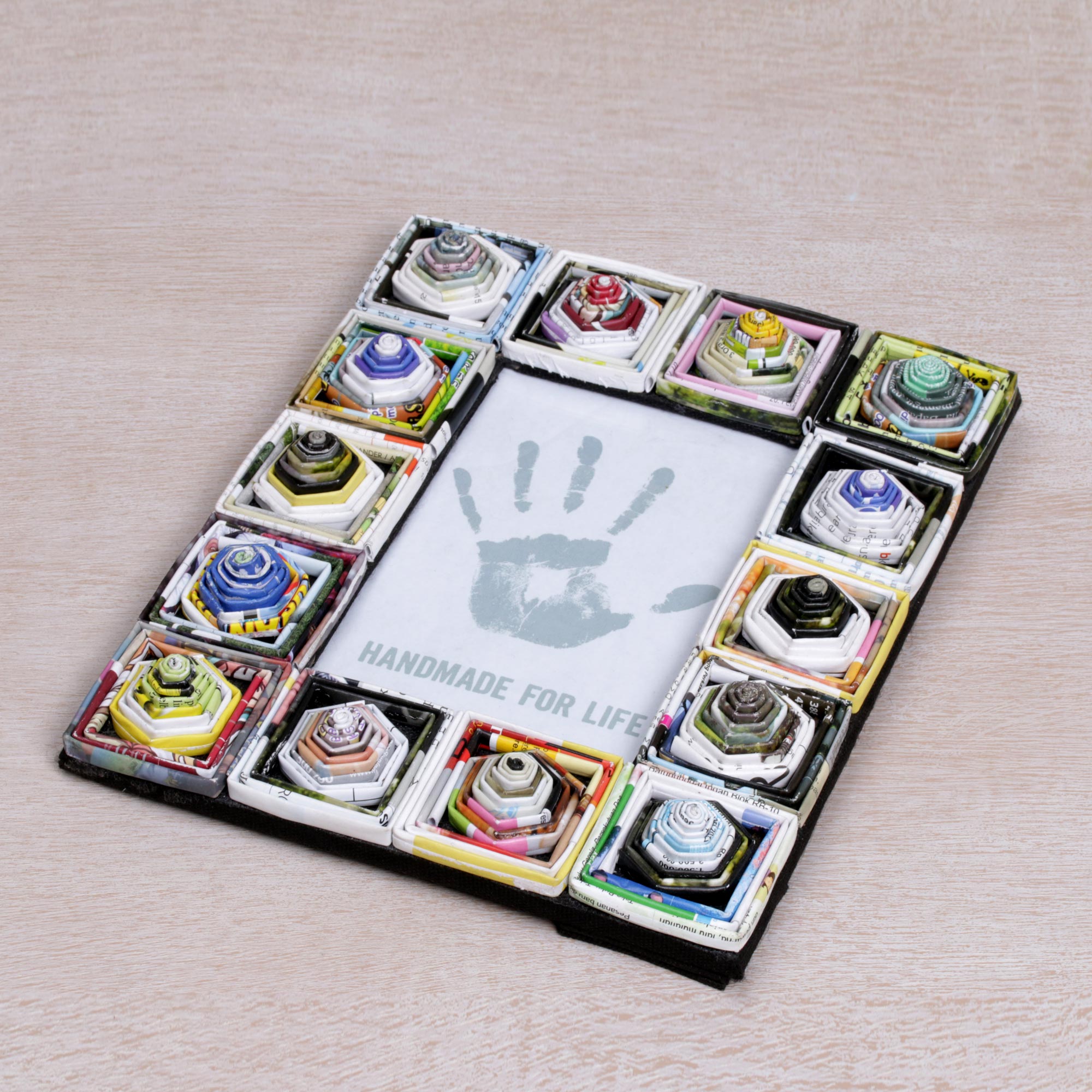 Premium Recycled Paper Photo Frame - Eco-Friendly Handcrafted Design from Bali