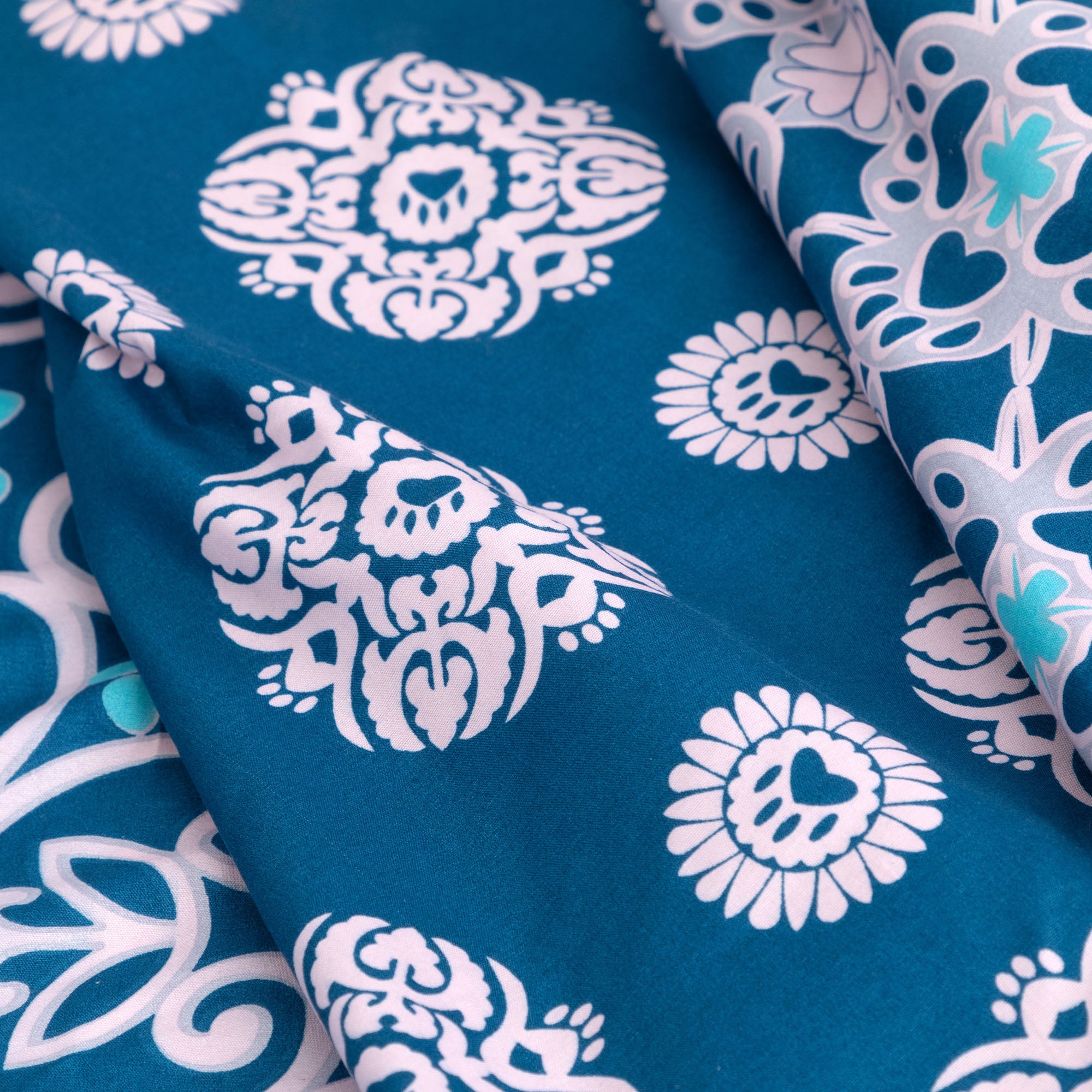 Premium Paws & Medallions Microfiber Sheet Set - Ultimate Comfort for Animal Lovers