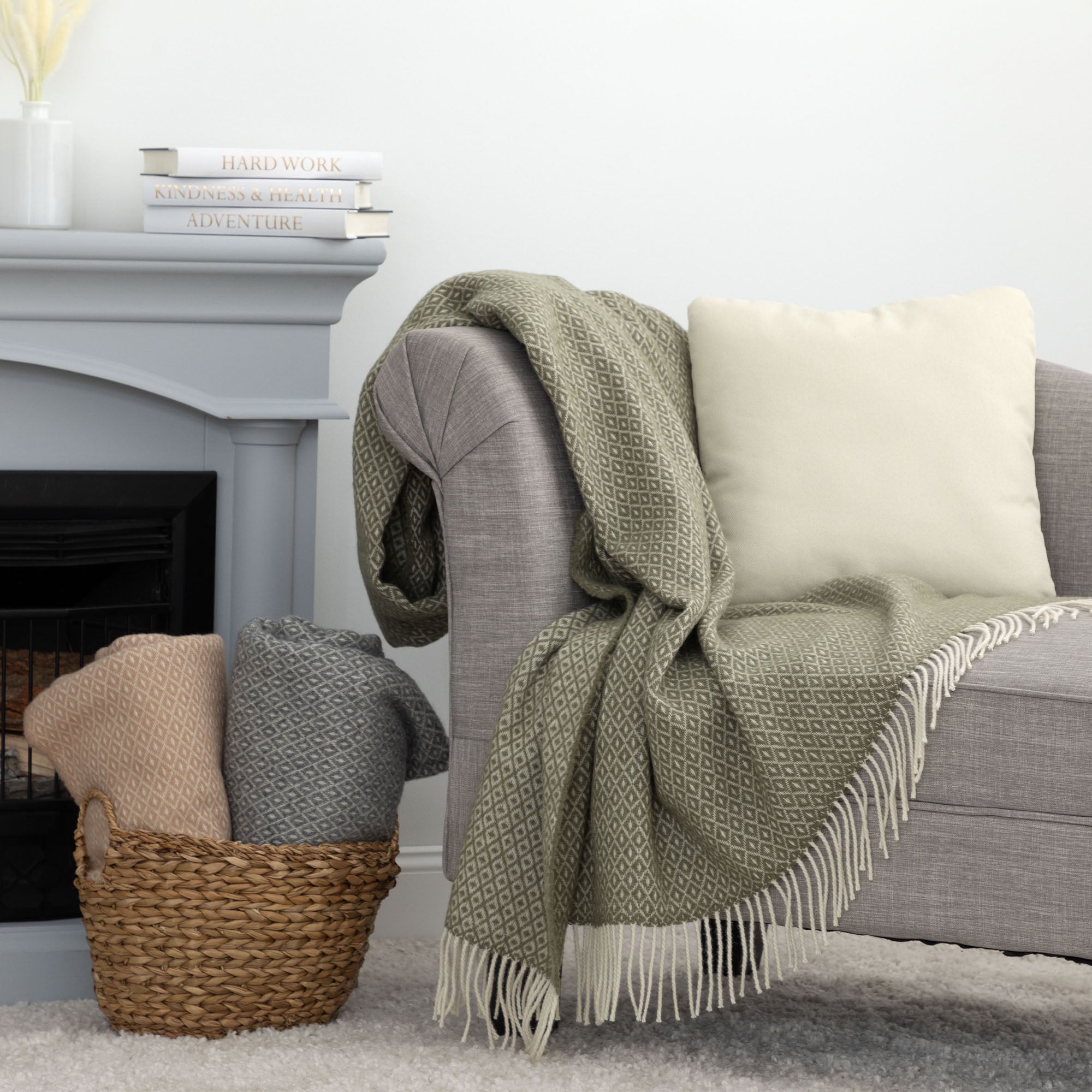 Premium Ukrainian 100% Wool Fringed Throw Blanket - Ultimate Warmth & Style