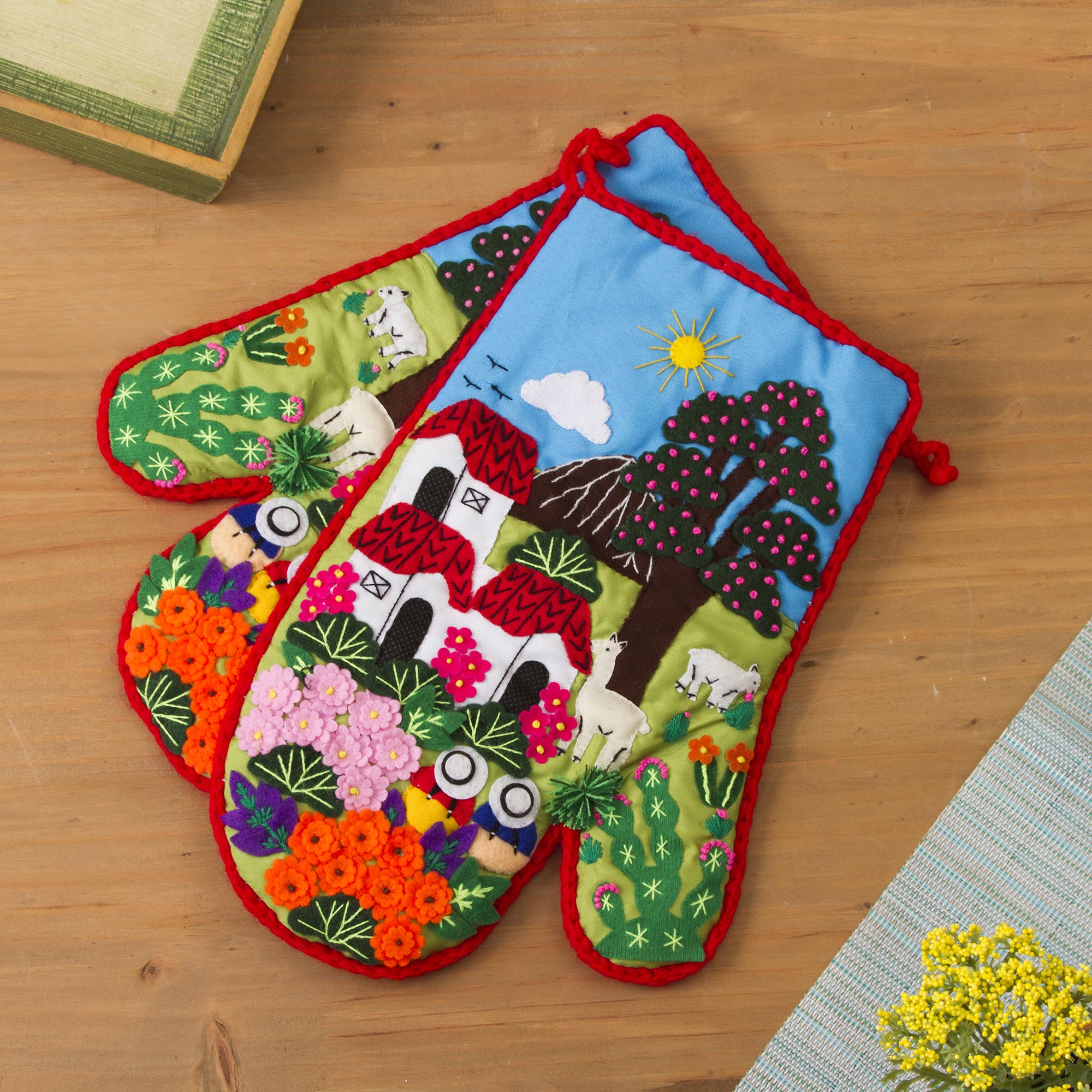Premium Peruvian Cotton Blend Patchwork Oven Mitts - Handcrafted Decorative Pair