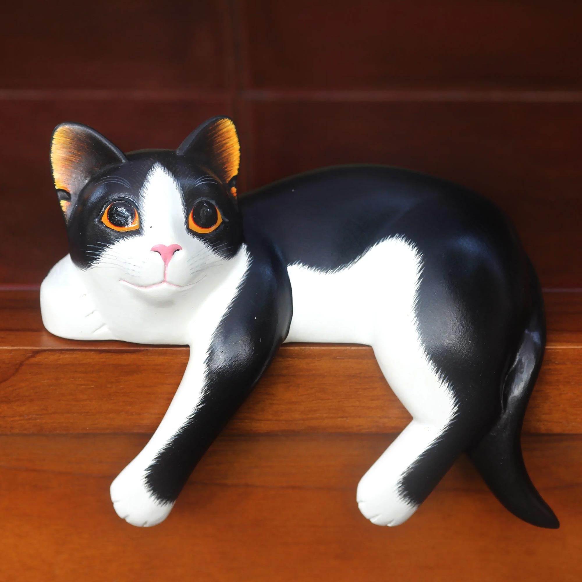 Premium Handcrafted Tuxedo Cat Sculpture – Signed Balinese Art