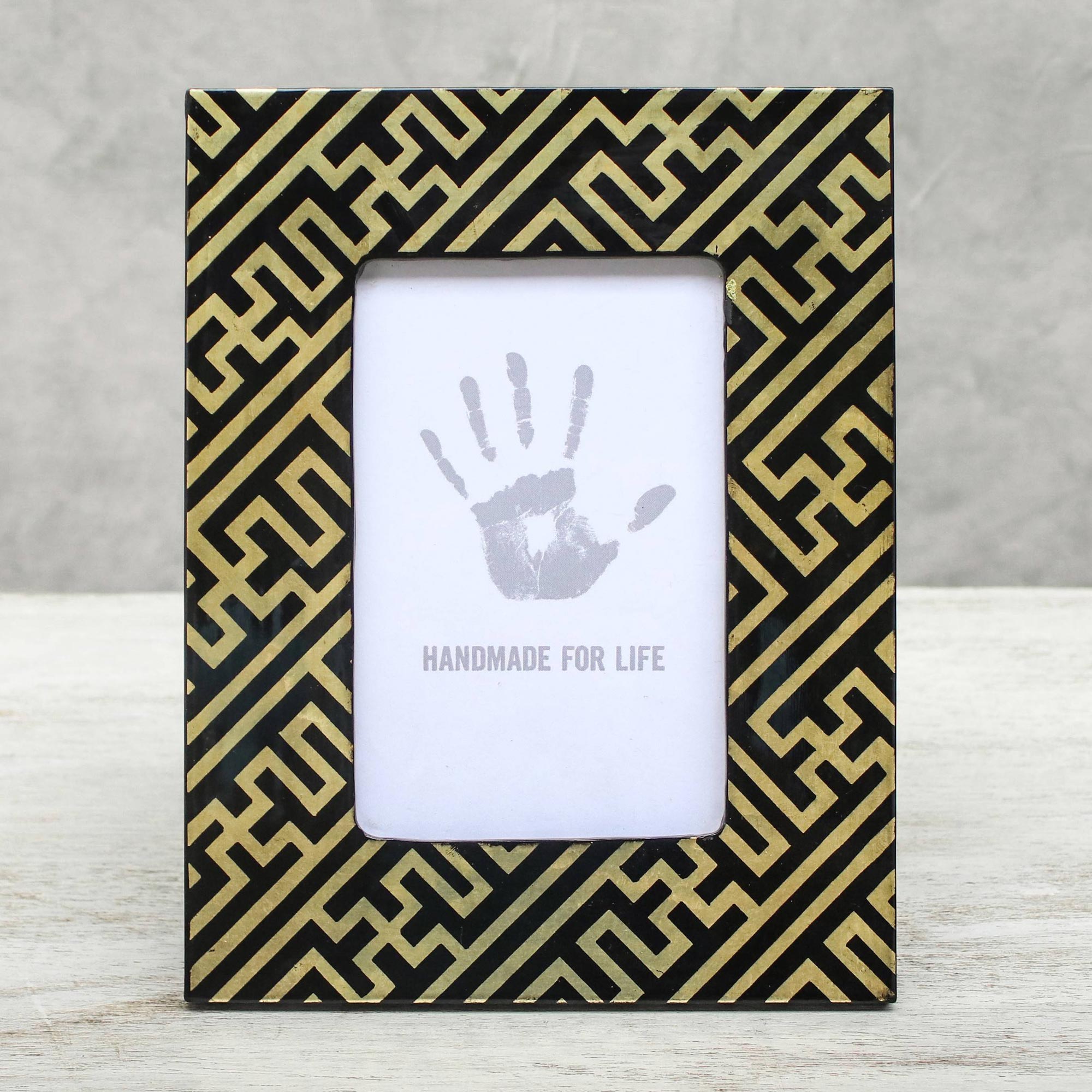 Premium Weaving Lines Lacquered Wood Picture Frame (4x6) - Elegant Black & Gold Design
