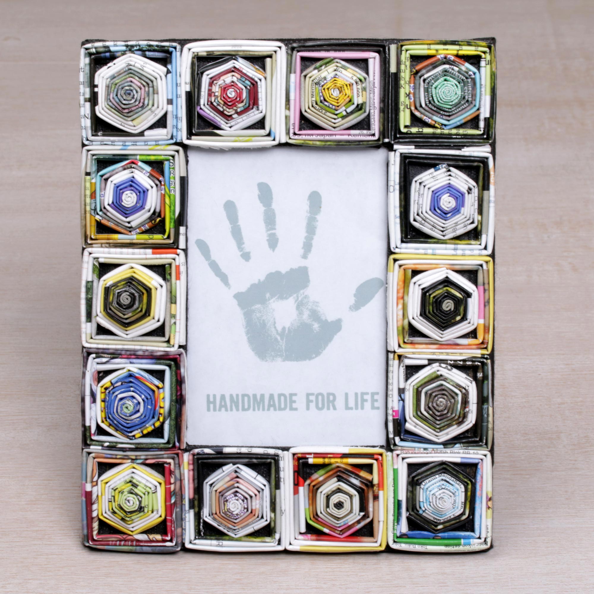 Premium Recycled Paper Photo Frame - Eco-Friendly Handcrafted Design from Bali