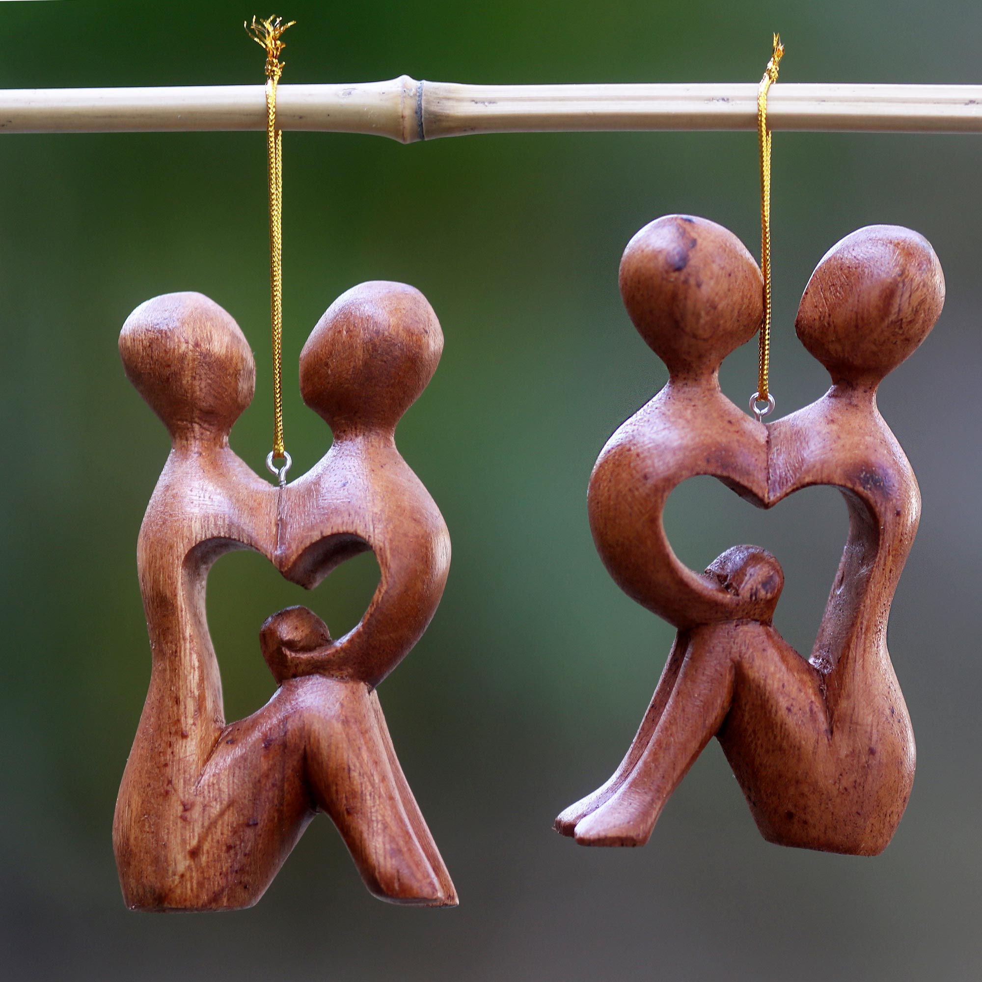Premium Hand-Carved Heart Shaped Romantic Wood Sculpture - Look Into My Eyes 2