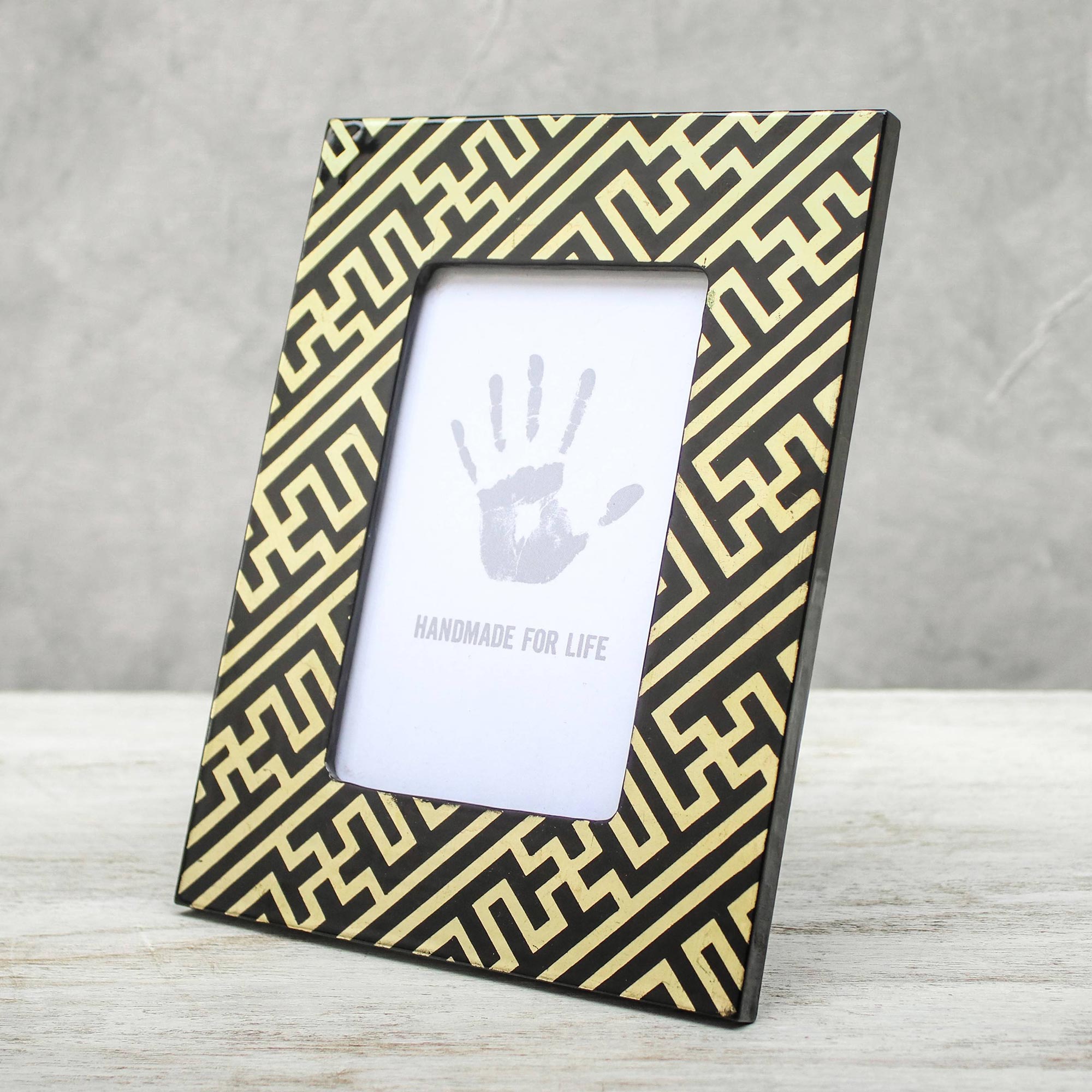 Premium Weaving Lines Lacquered Wood Picture Frame (4x6) - Elegant Black & Gold Design