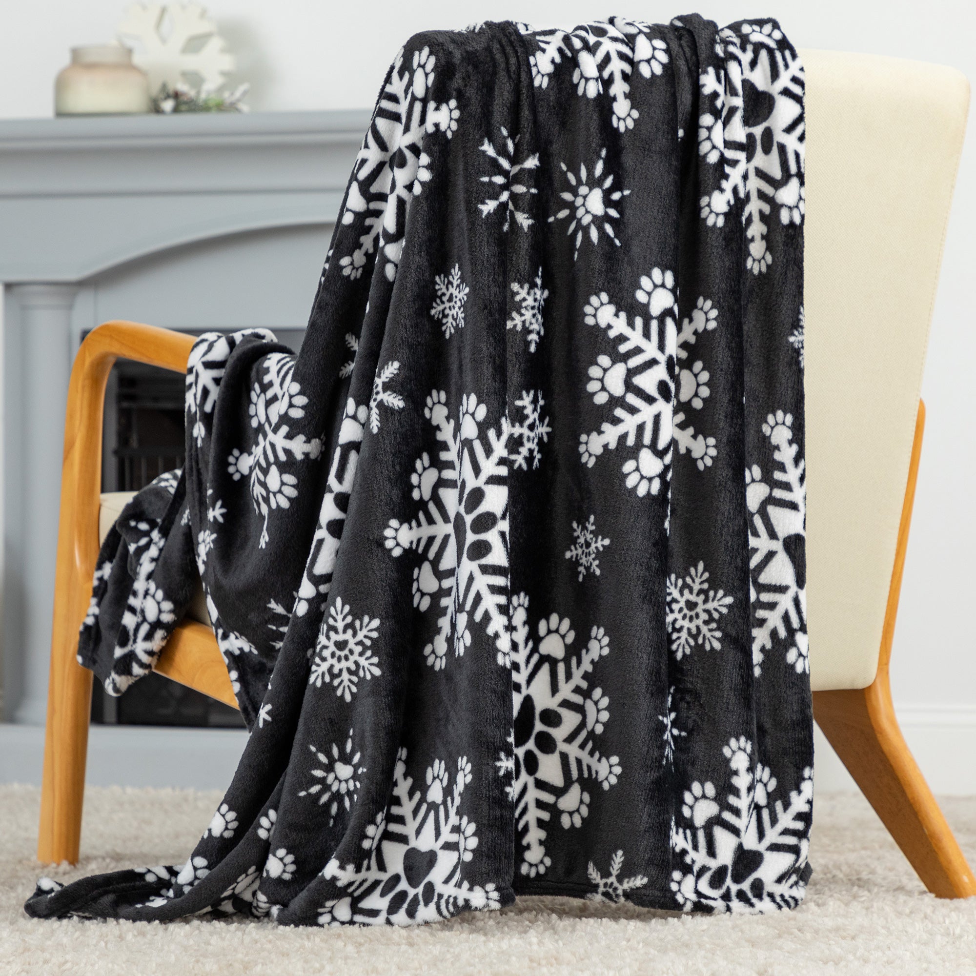Premium Paw Print Fleece Blanket - Ultimate Cozy Comfort