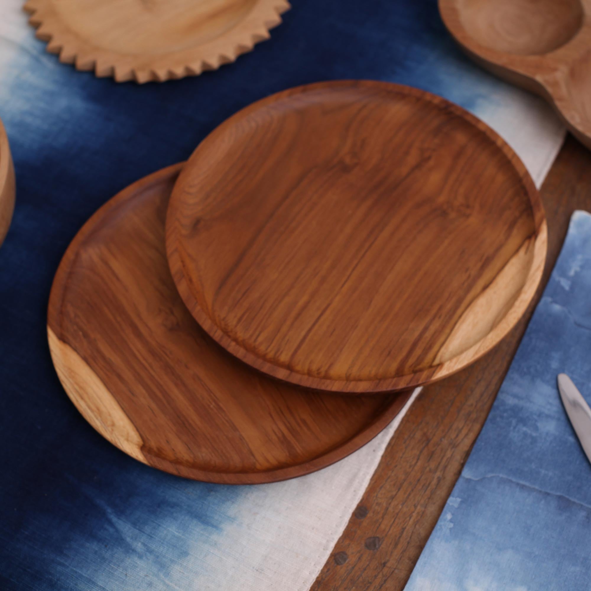 Premium Handcrafted Teak Wood Luncheon Plates - Natural Grain Pair