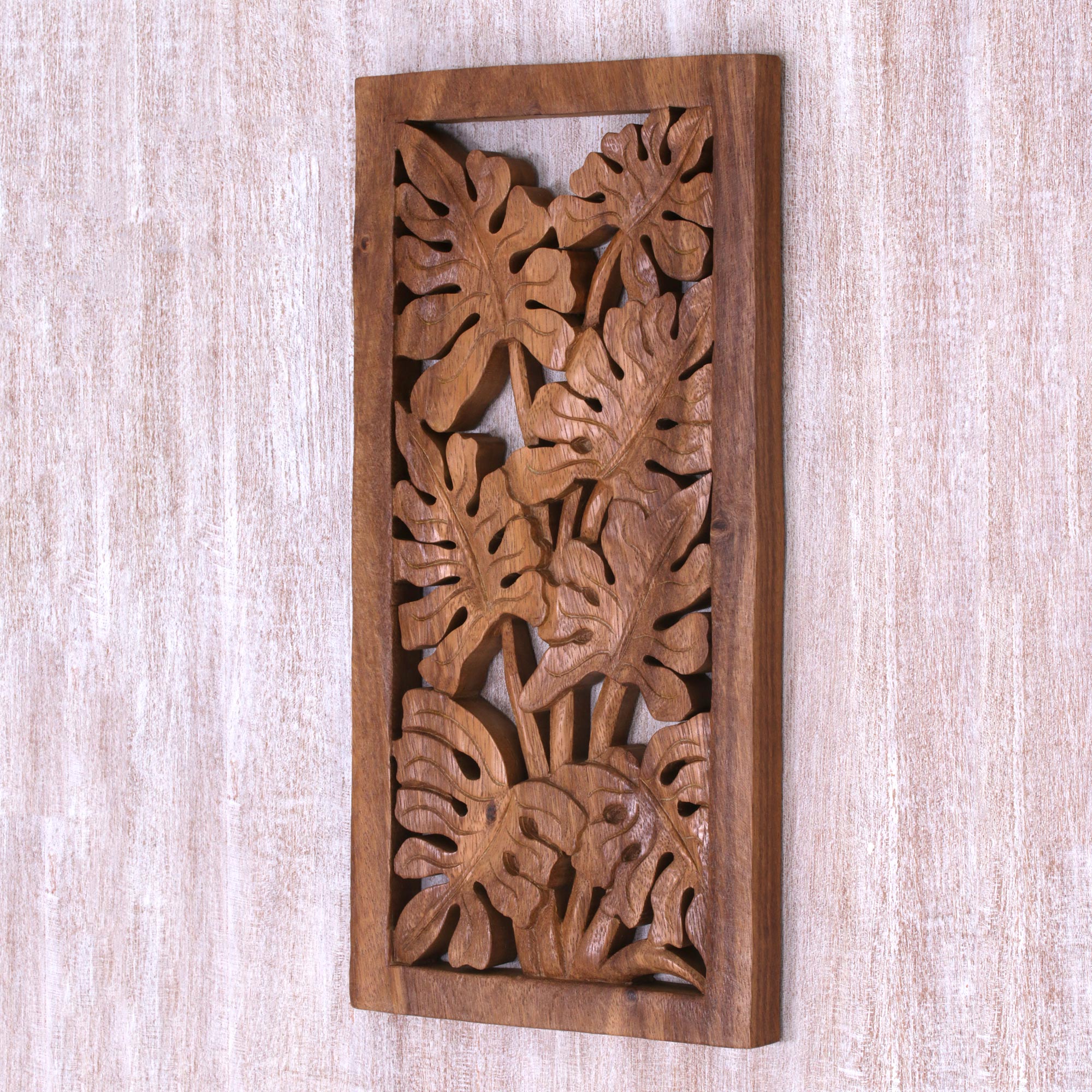 Premium Philodendron Leaf Wall Art - Handmade Suar Wood Relief Panel from Indonesia