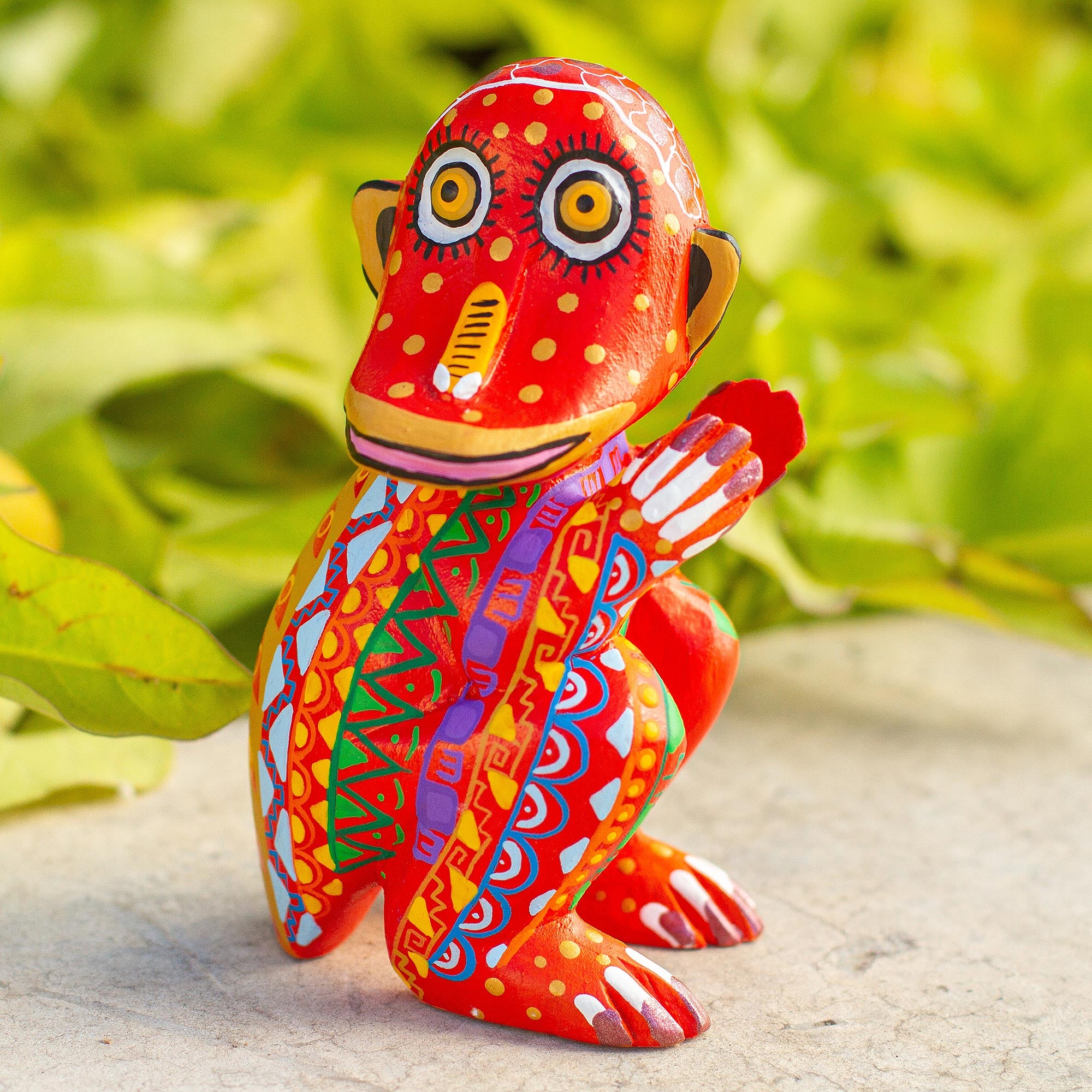 Premium Handcrafted Wooden Monkey Statue - Vibrant Friendship Art Piece