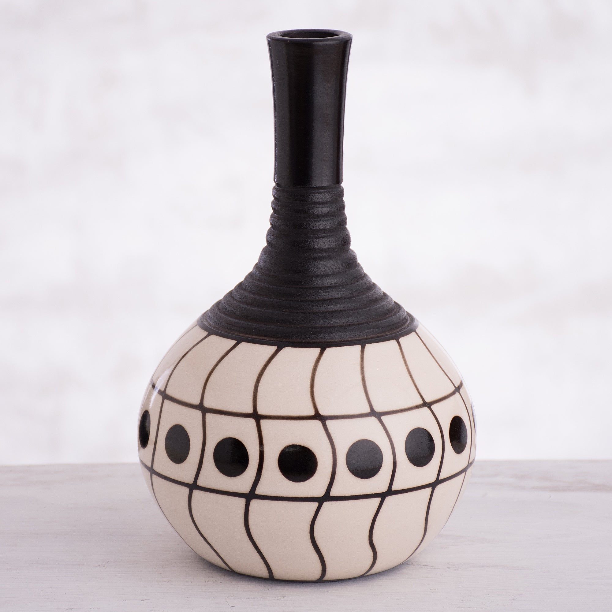Premium Chulucanas Ceramic Vase with Wave Motif - Handcrafted in Peru