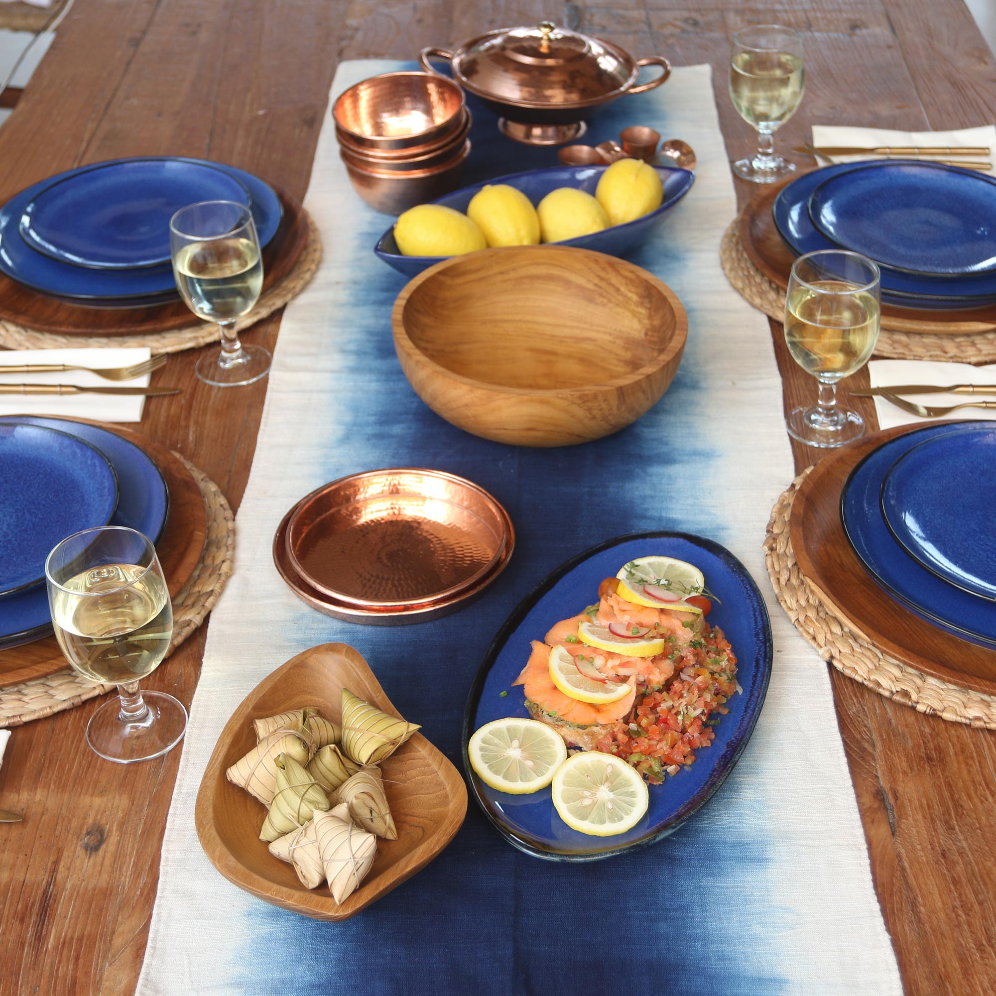 Premium Hand-Carved Teak Wood Appetizer Bowl – Artisan Crafted in Bali