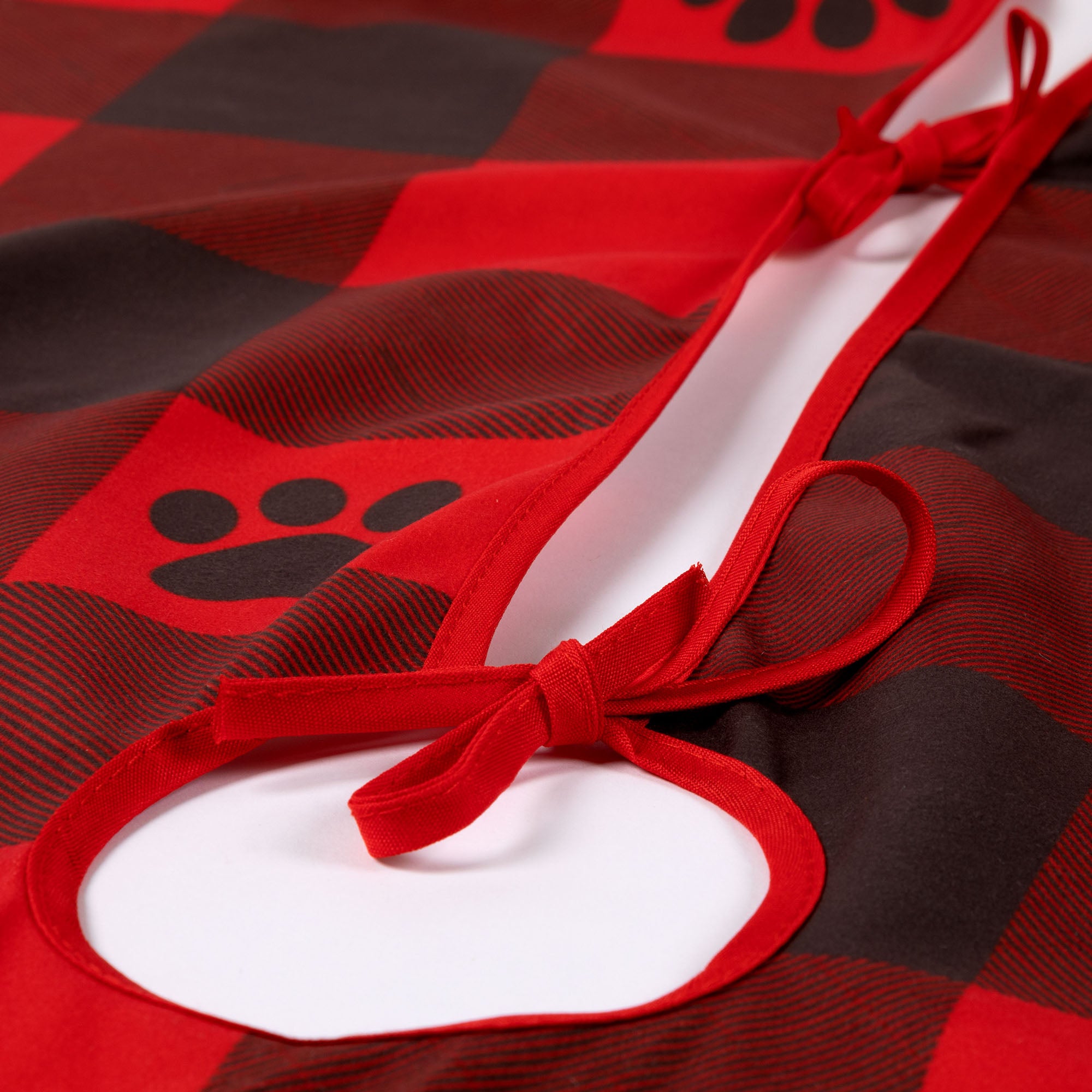 Premium Christmas Tree Skirt for Pet Lovers