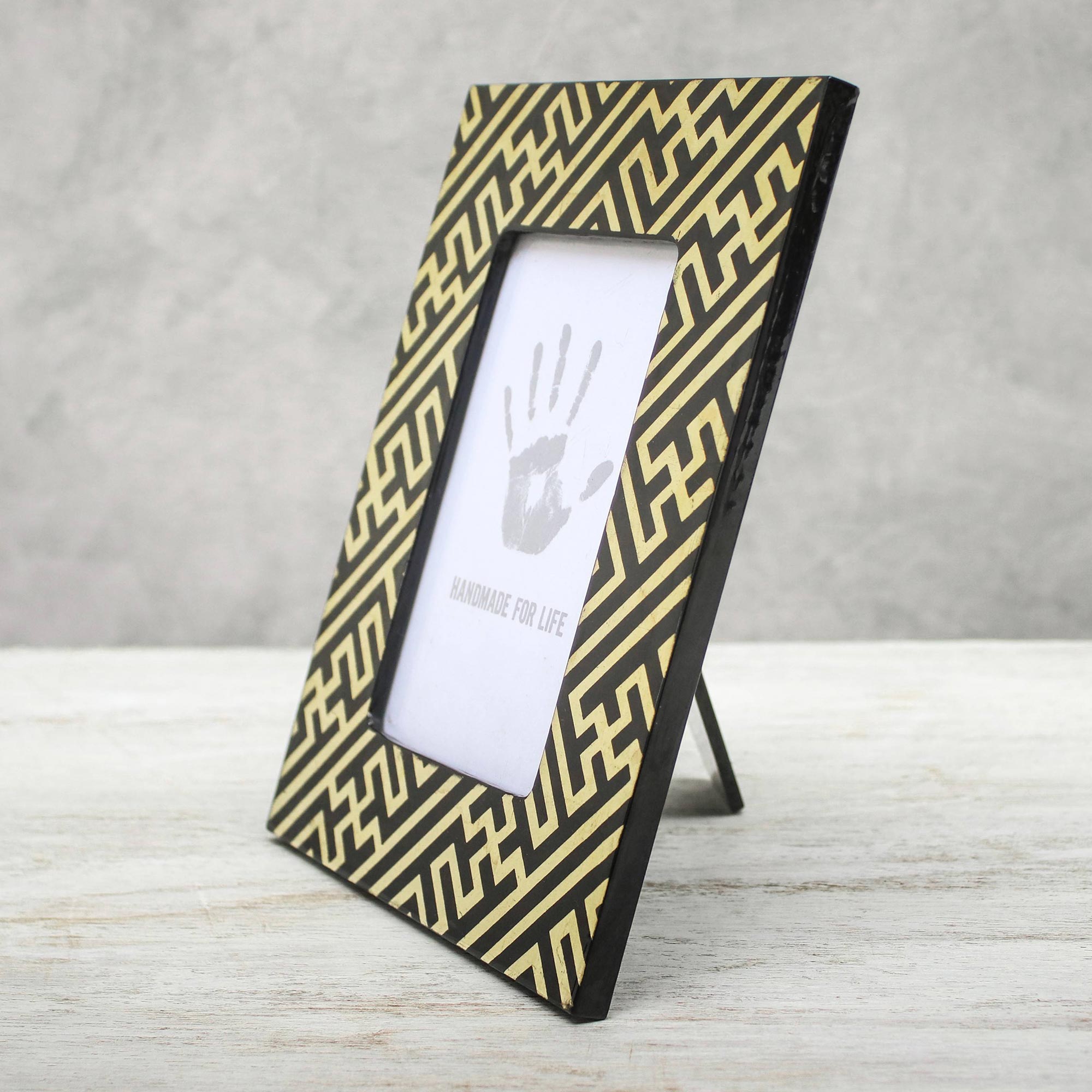 Premium Weaving Lines Lacquered Wood Picture Frame (4x6) - Elegant Black & Gold Design