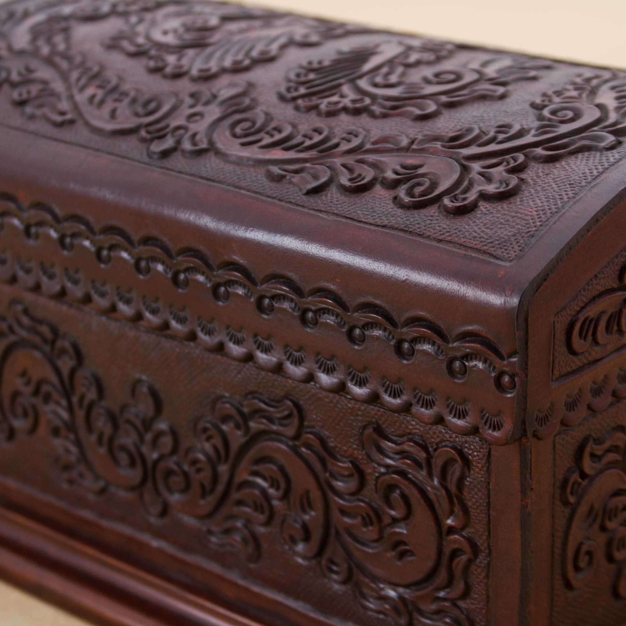 Premium Handcrafted Peruvian Leather Storage Chest