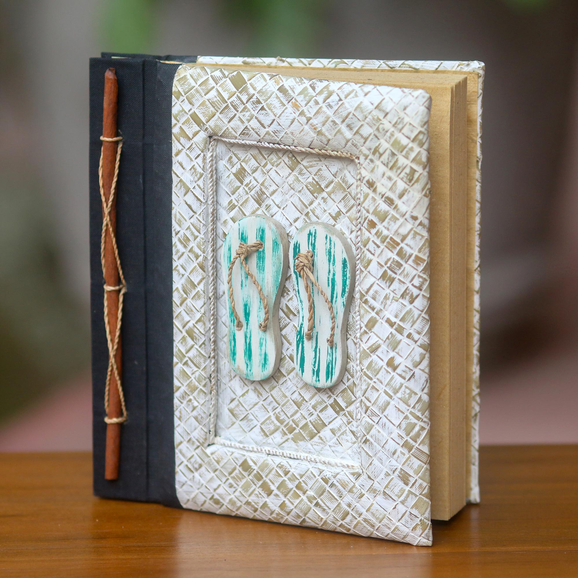 Premium Balinese Eco Journal - 50-Page Rice Paper with Handwoven Pandan Cover