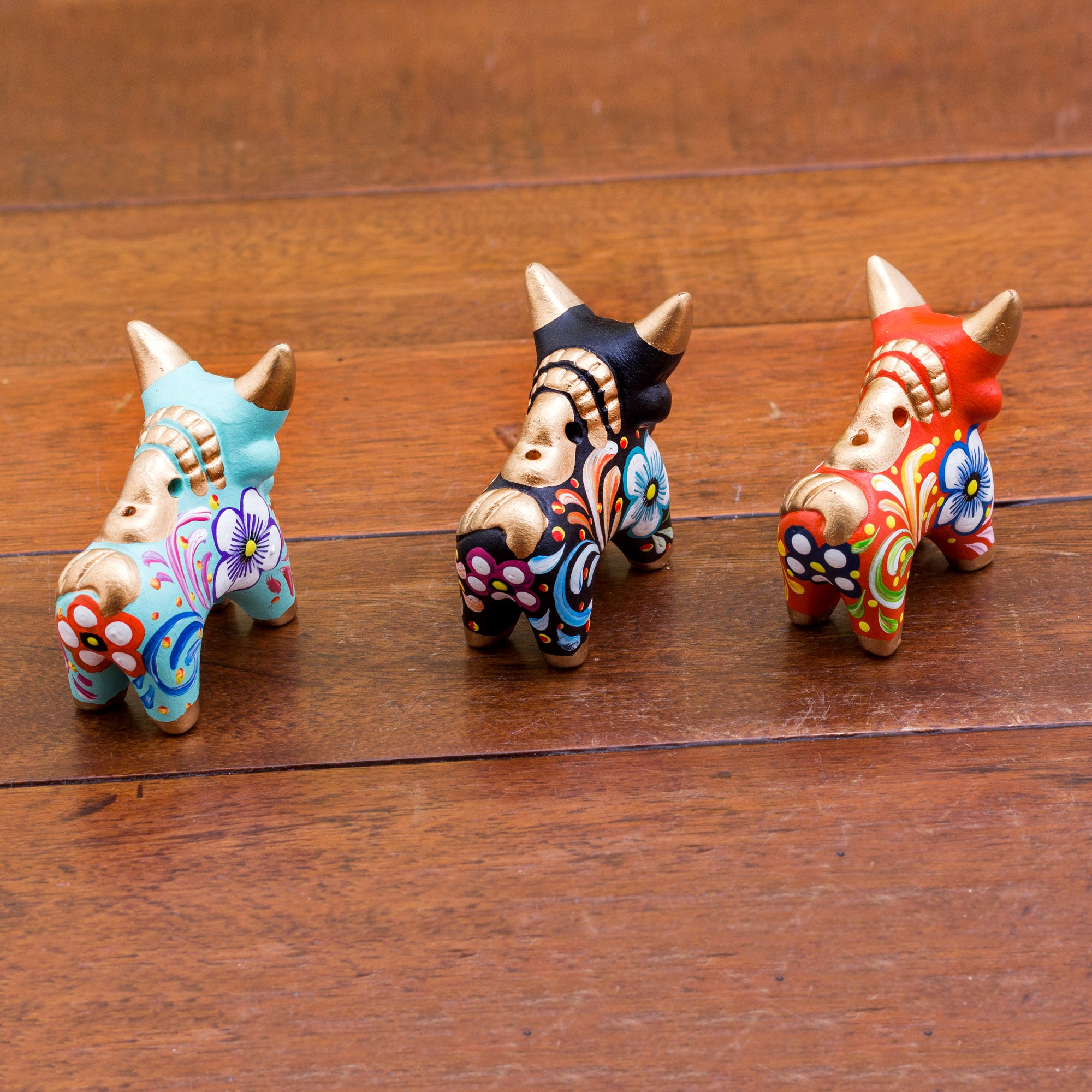 Premium Little Pucara Bulls Figurines - Handcrafted Home Decor Set