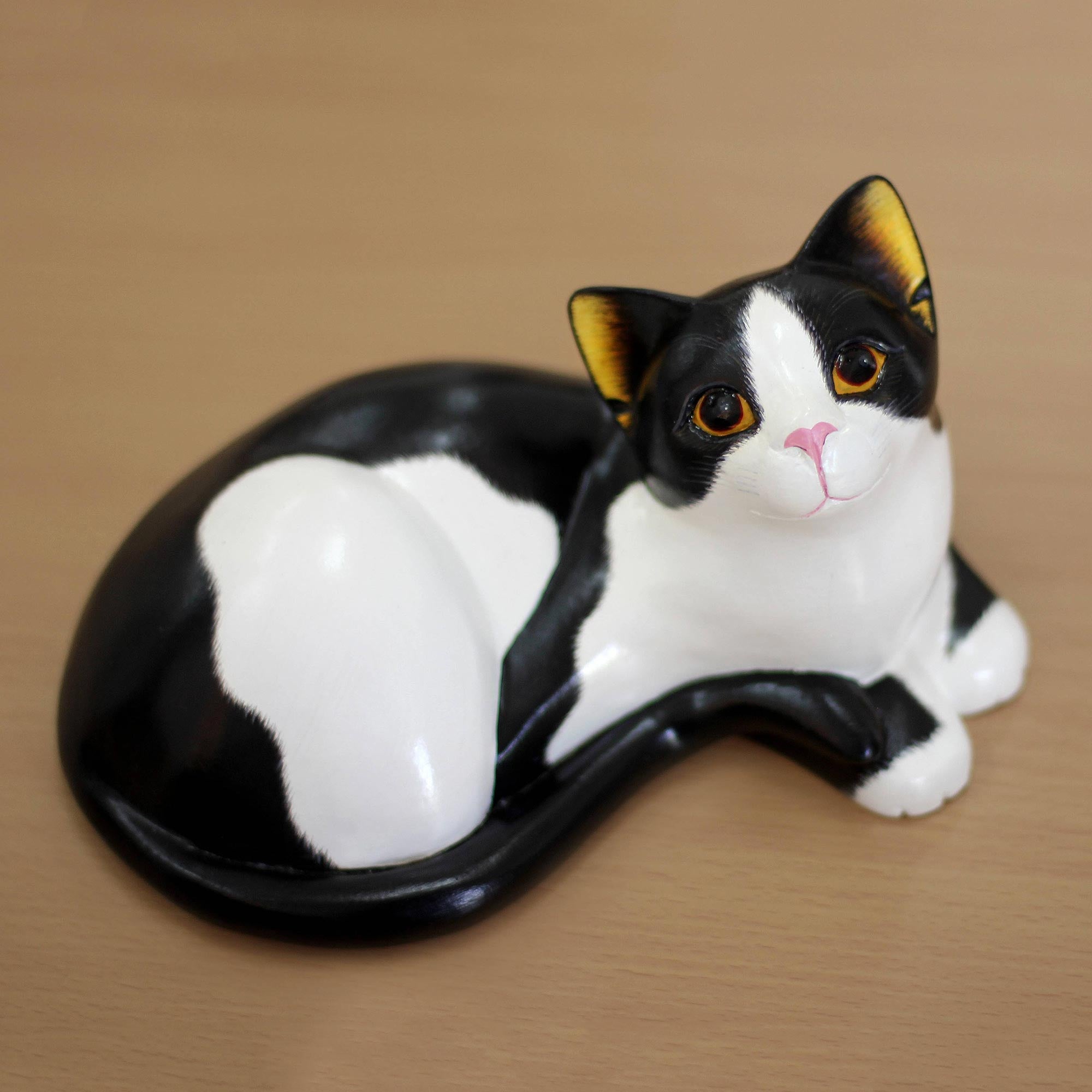 Premium Golden Gaze Wood Sculpture - Handcrafted Cat Art
