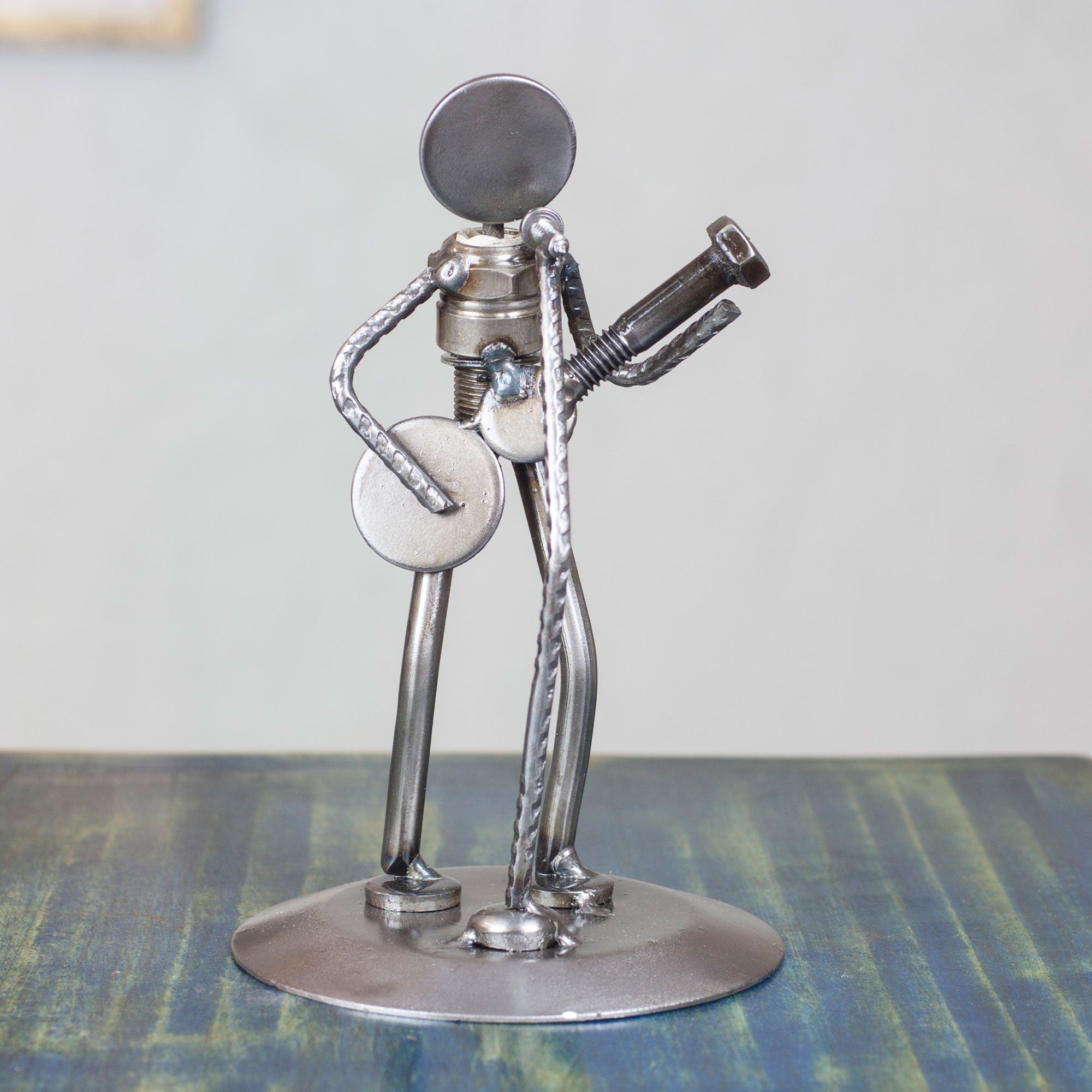 Premium Rustic Folk Singer Metal Art Sculpture