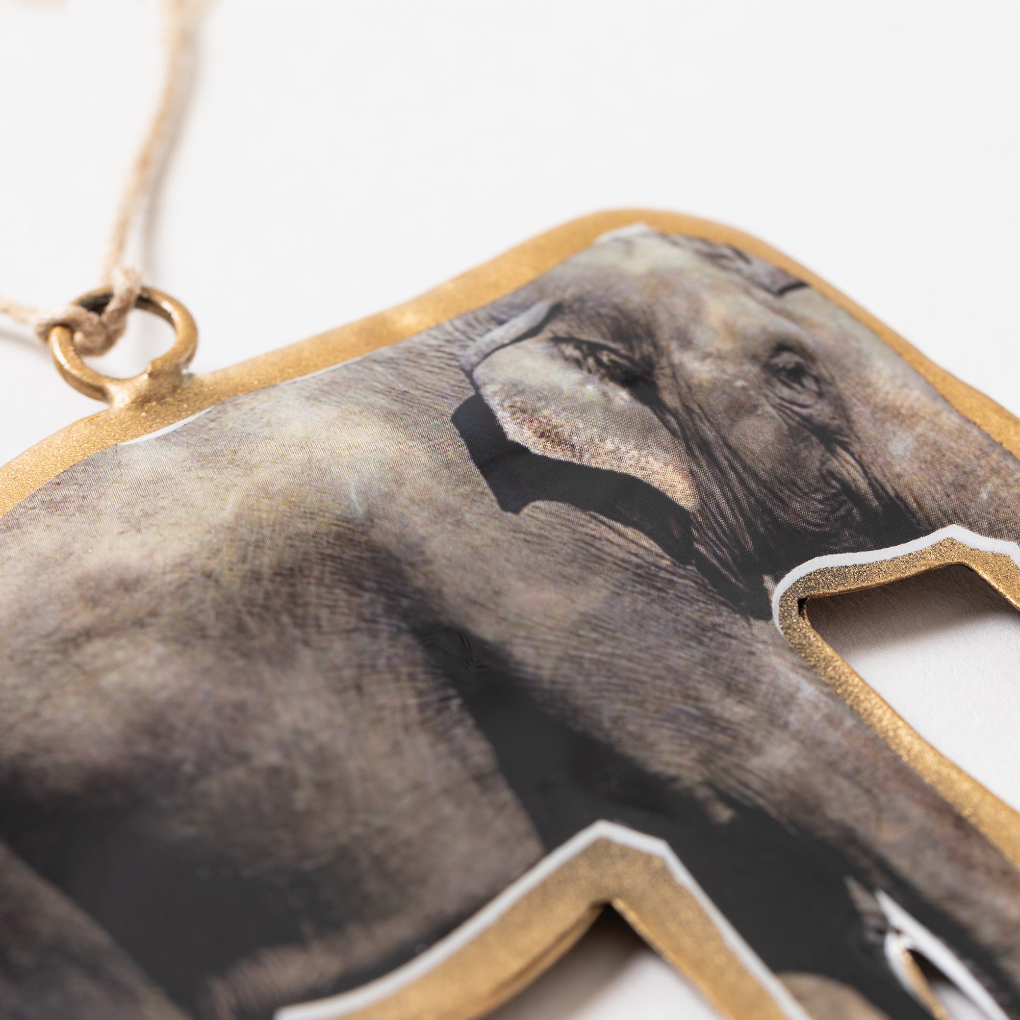 Premium Elephant Metal Ornament - Handcrafted Elegance