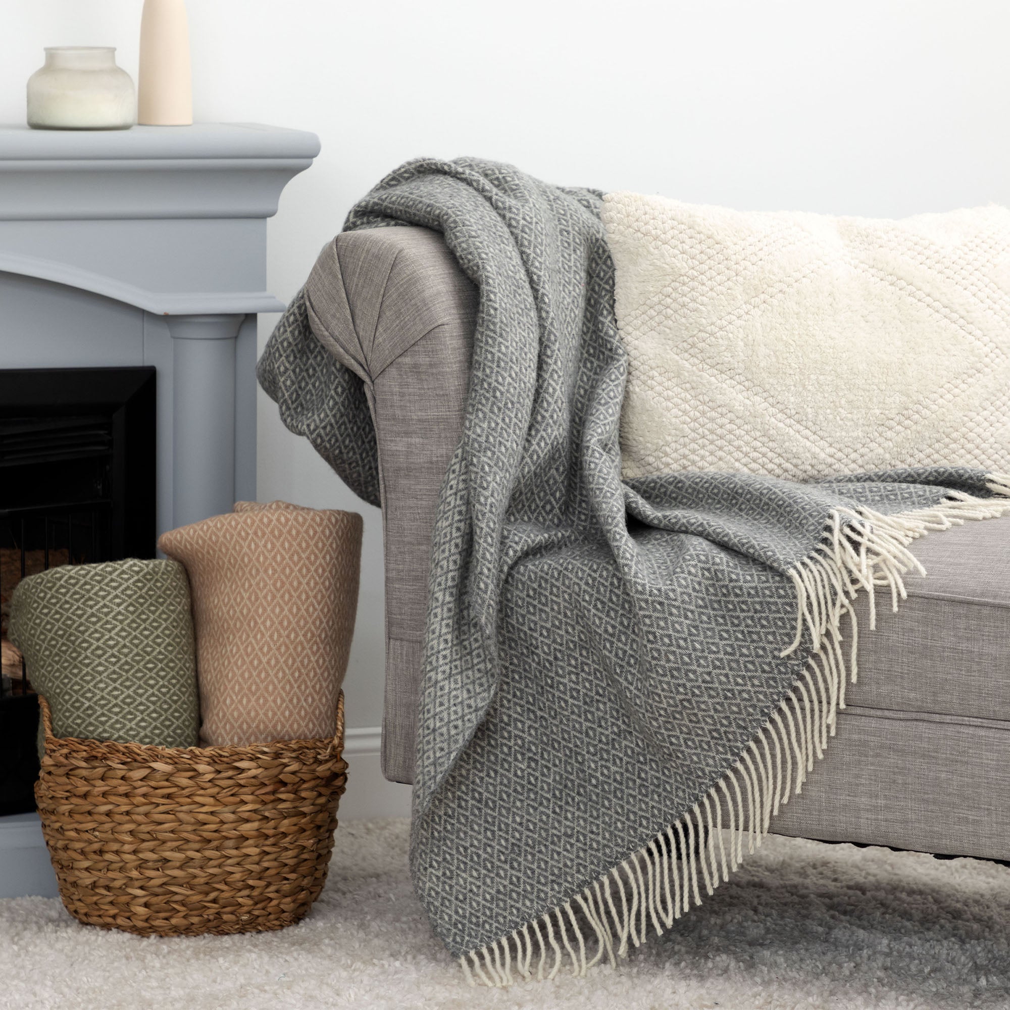 Premium Ukrainian 100% Wool Fringed Throw Blanket - Ultimate Warmth & Style