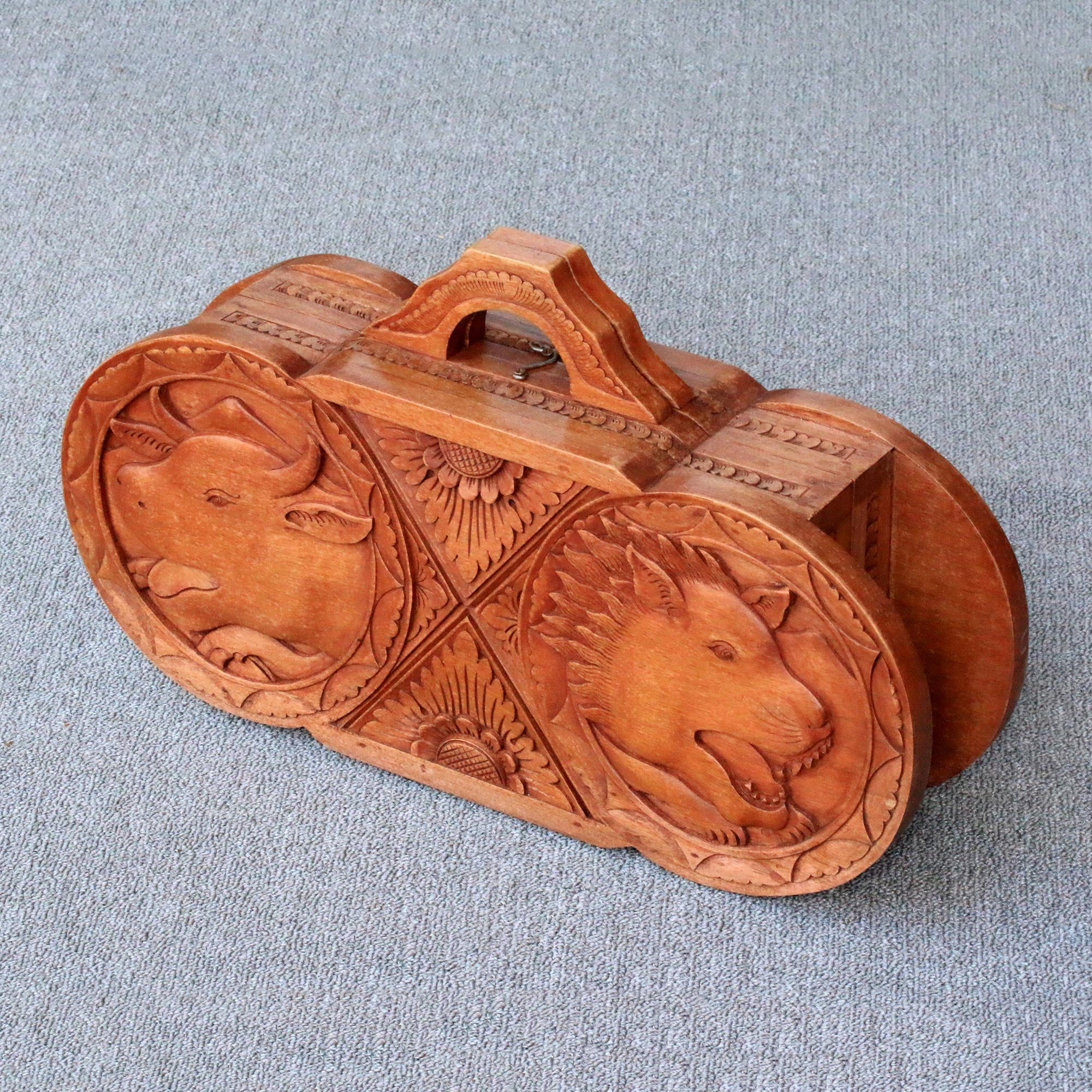 Premium Lion Meets Bull Handcrafted Backgammon Set