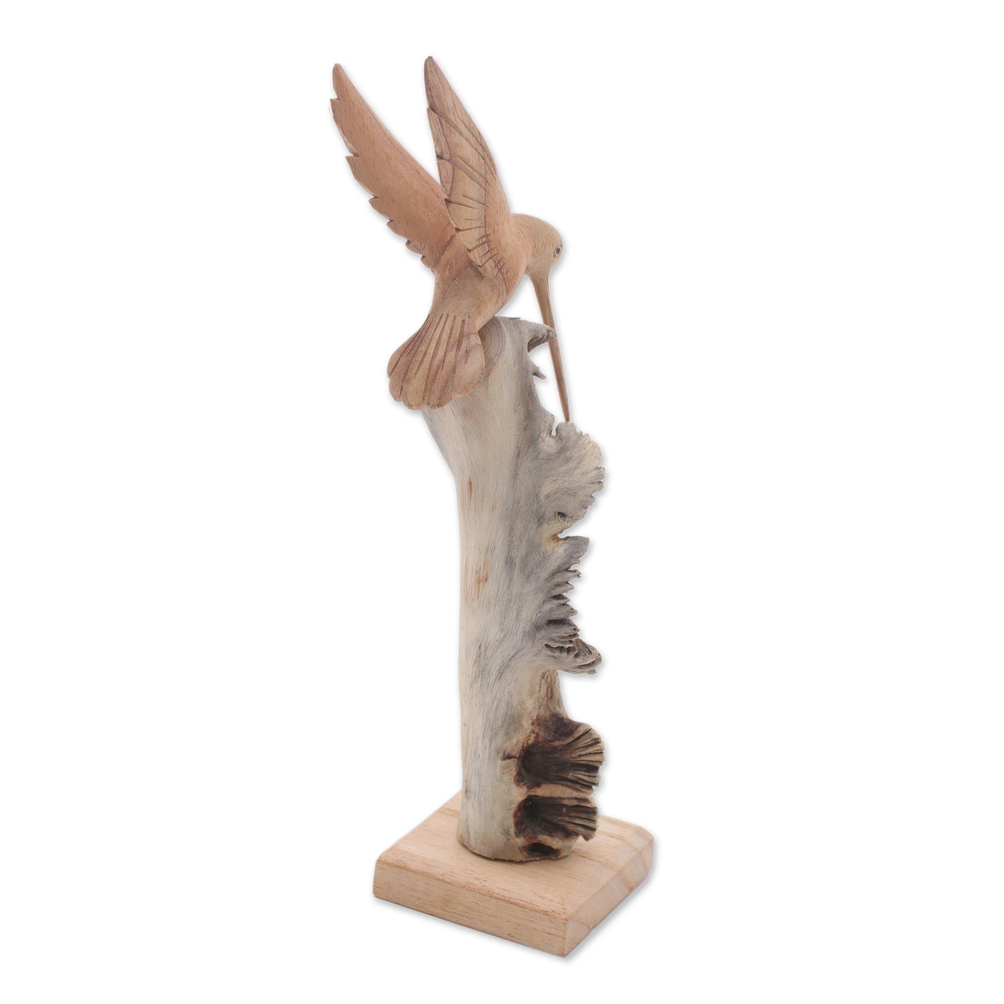 Premium Hand-Carved Hummingbird Sculpture – Unique Jempinis Wood Art