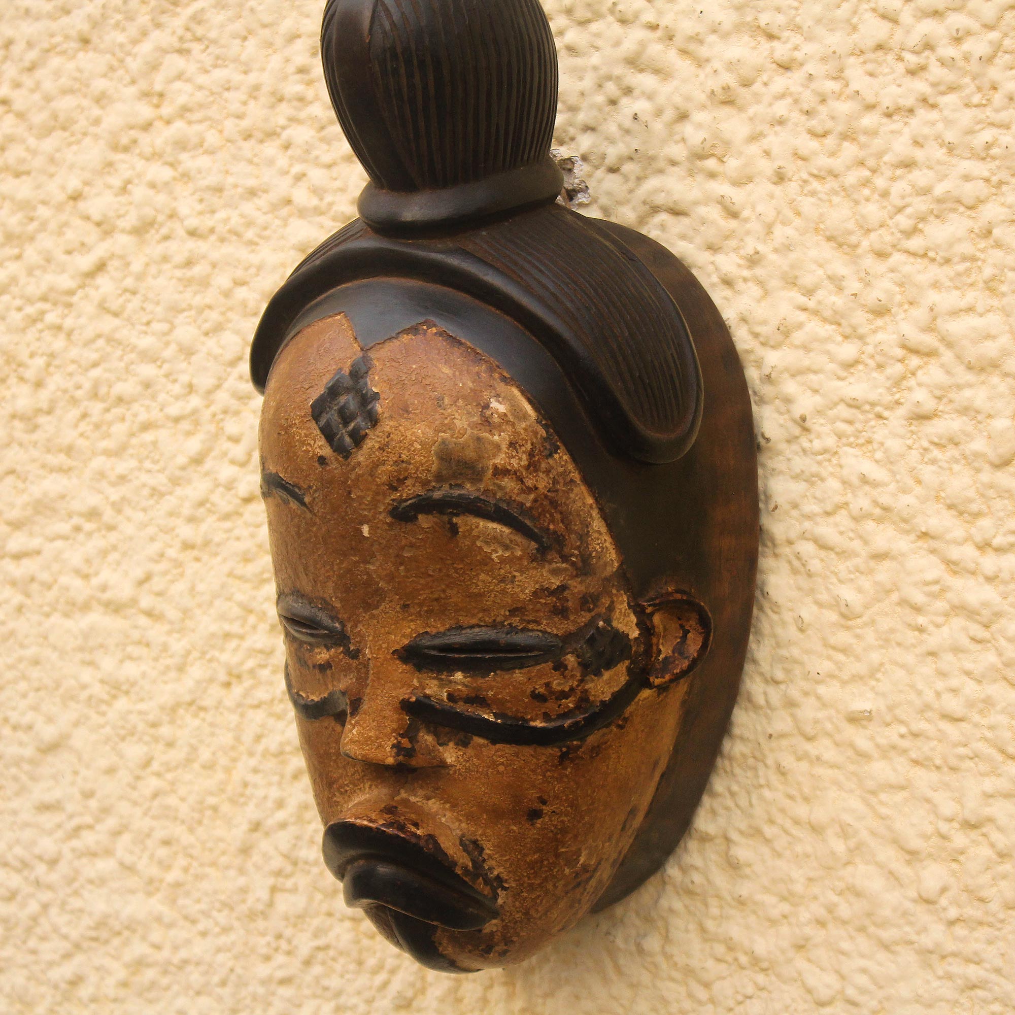 Premium Gabonese Wood Mask – Judge and Feast Collection