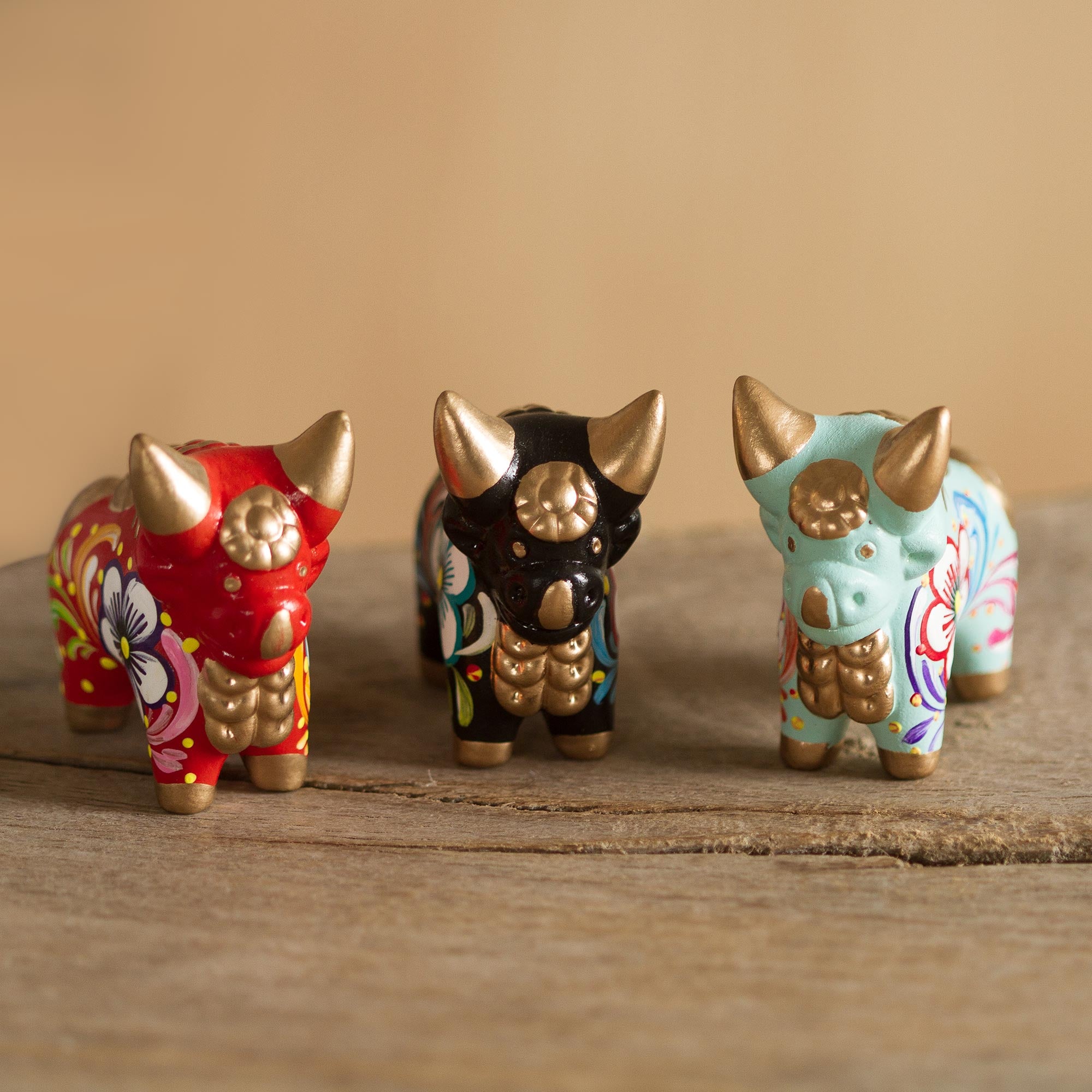 Premium Little Pucara Bulls Figurines - Handcrafted Home Decor Set