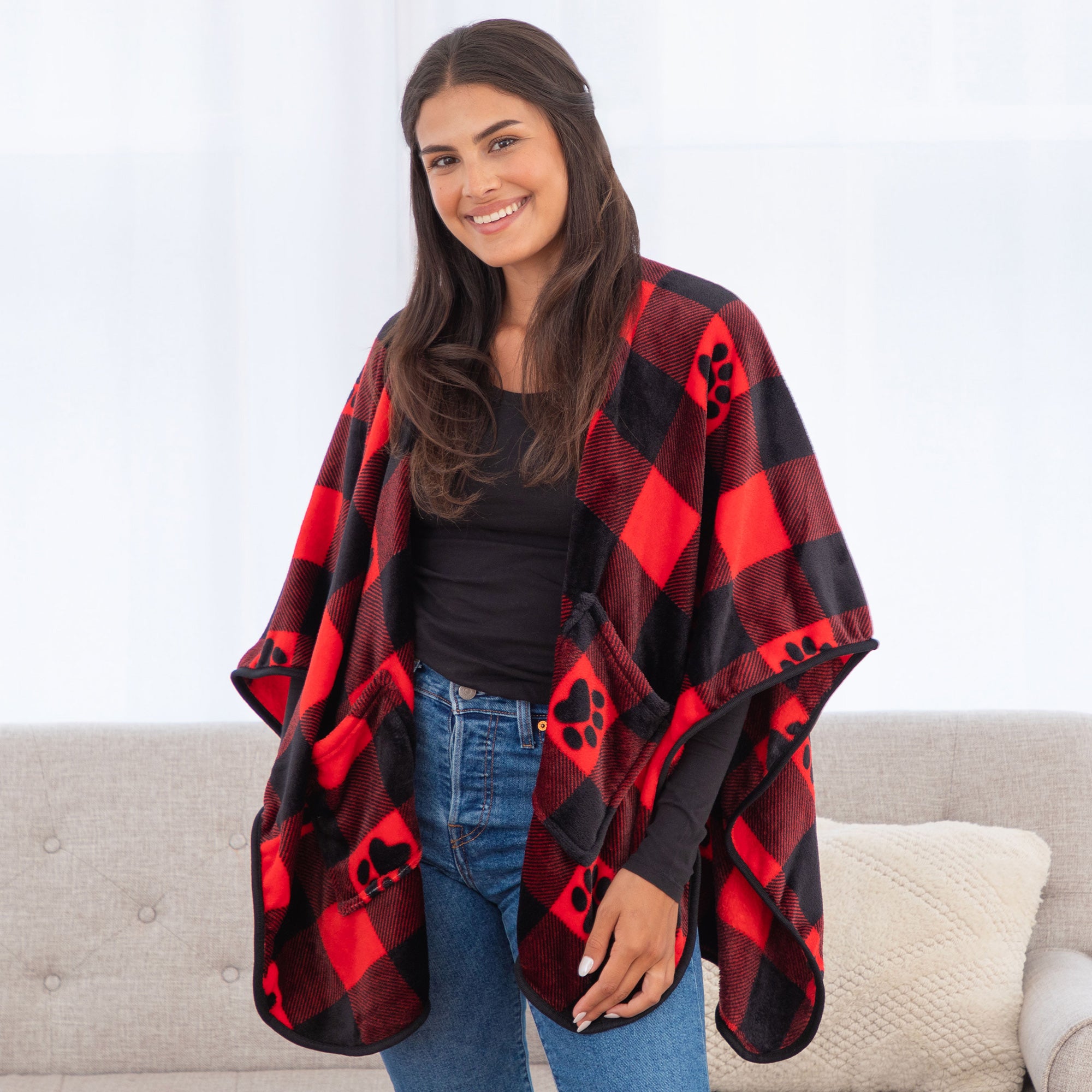 Ultimate Cozy Paw Print Pocket Wrap – Premium Fleece Shawl