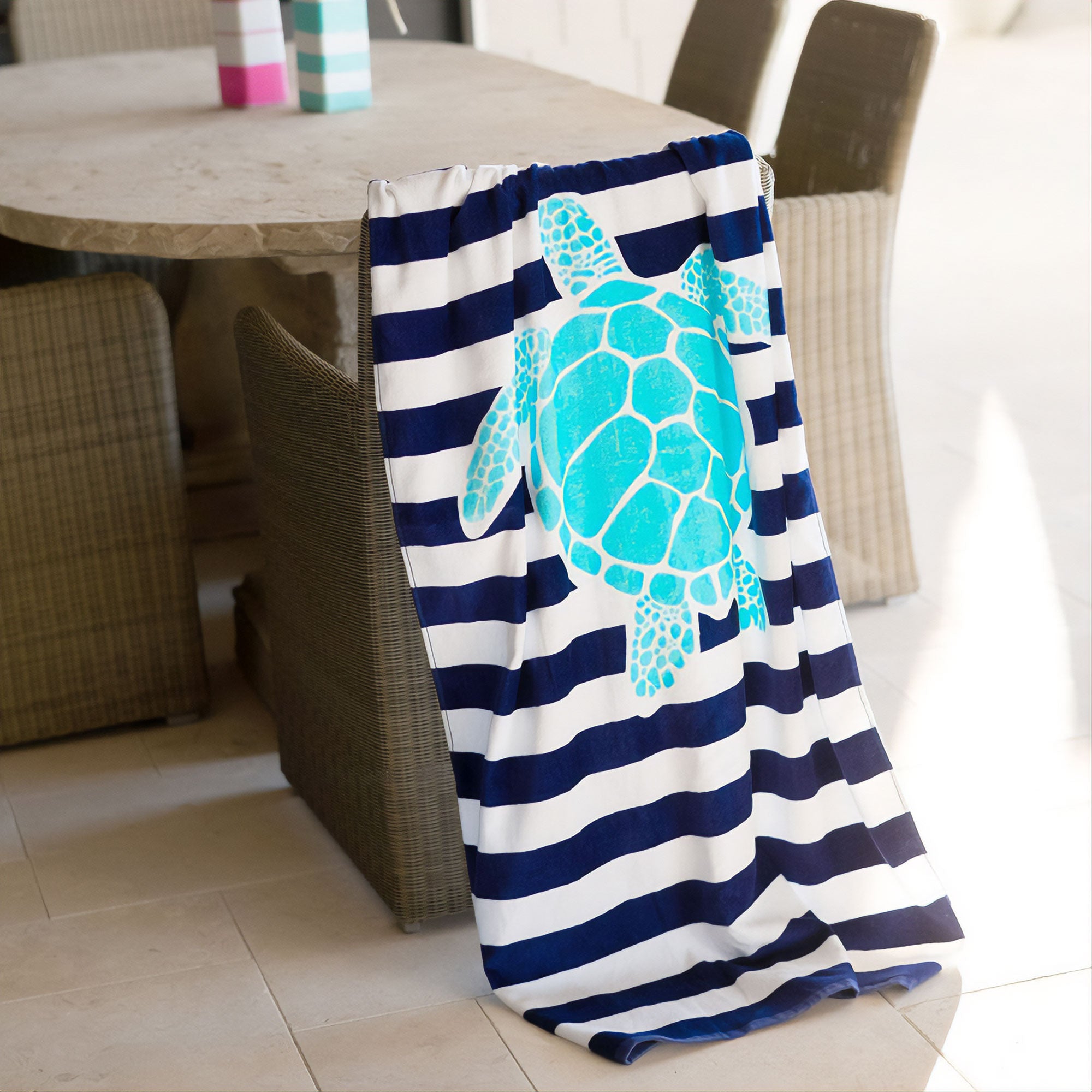 Premium Turtle Stripe Beach Towel - Ultimate Comfort & Style