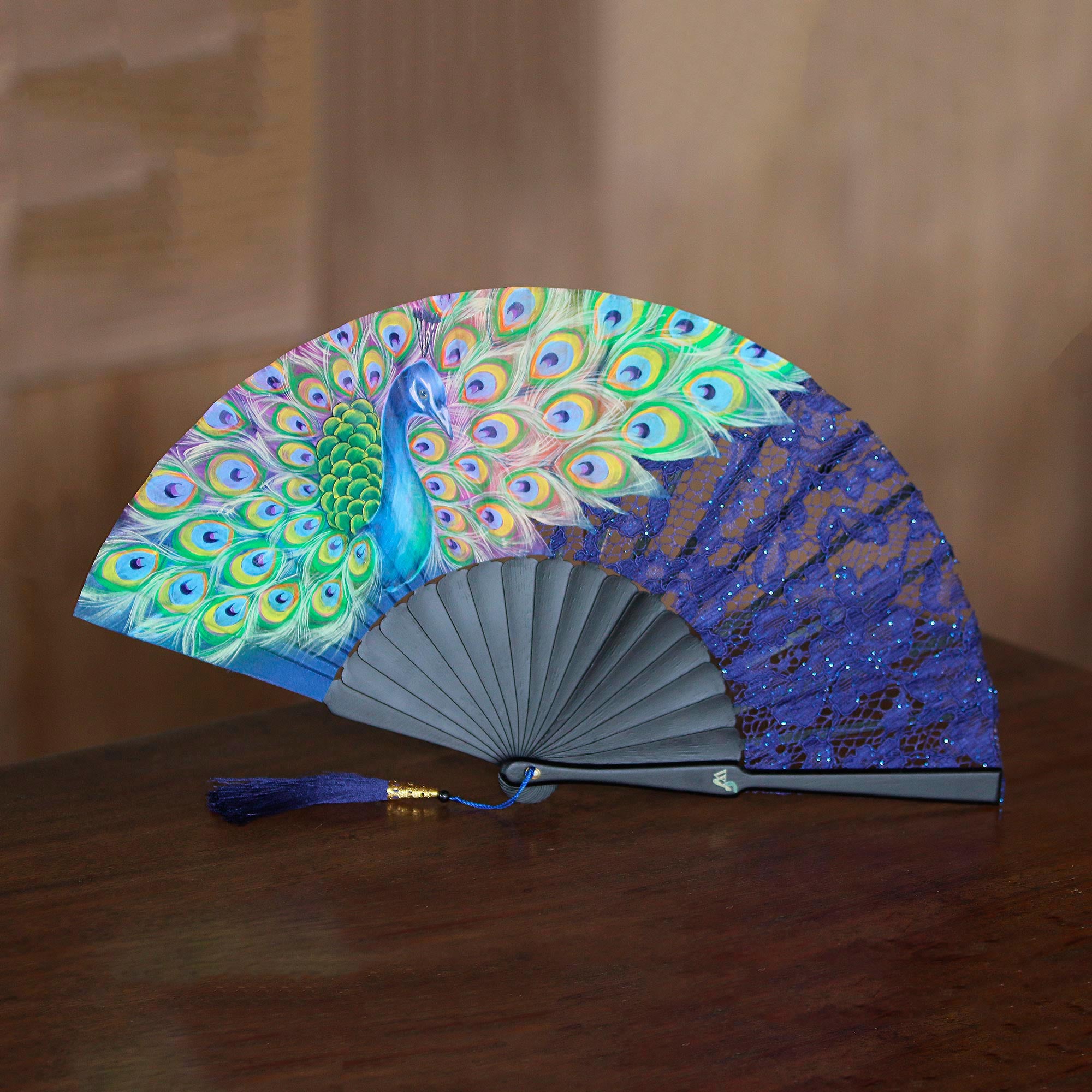 Premium Peacock Elegance: Mahogany & Silk Hand Fan